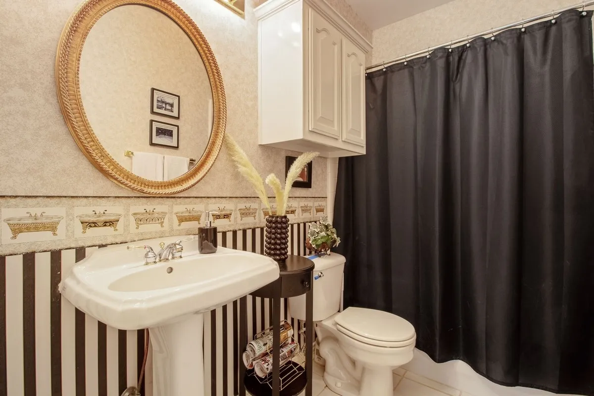 Single Family Residence For Sale in Collin County , 3316 Meadow Wood Drive, Richardson, Texas 75082, 4 Bedroom, 3 Bathroom, 2 Garage spaces, 3,018 Sqft, built in 1999, mls#21170670, Real Estate Agent in Richardson, Homes For Sale in Collin county, Homes For Sale in Richardson, Realtor in Richardson Texas, Real Estate Brokerage Independent Realty Texas, Luminita Cordes Realtor