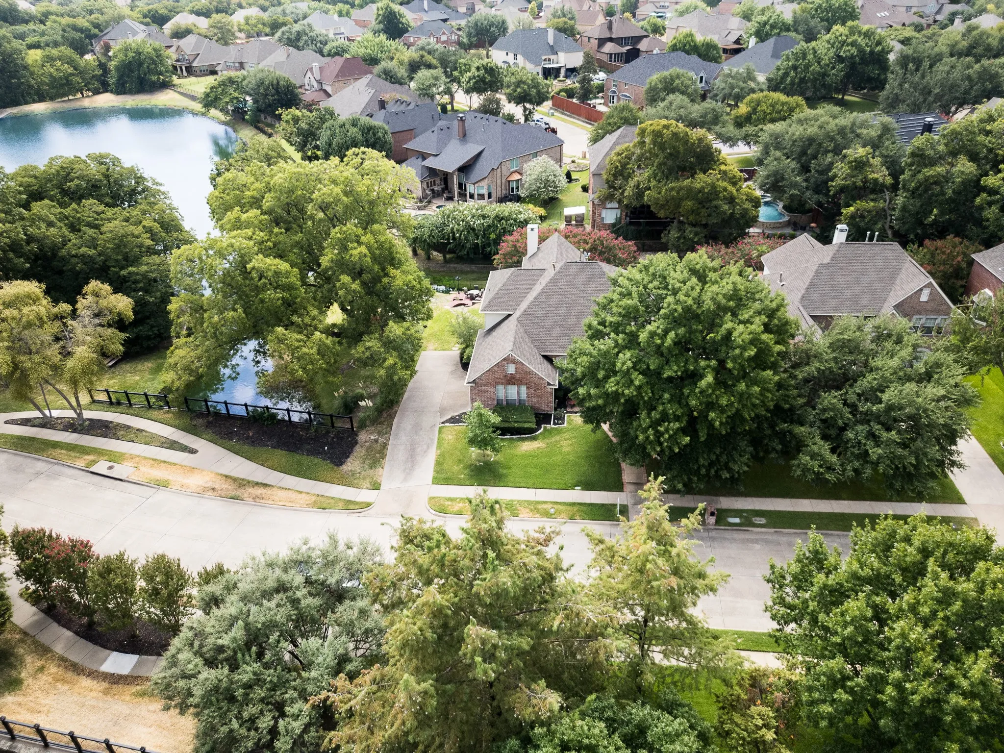 Single Family Residence For Sale in Collin County , 3316 Meadow Wood Drive, Richardson, Texas 75082, 4 Bedroom, 3 Bathroom, 2 Garage spaces, 3,018 Sqft, built in 1999, mls#21170670, Real Estate Agent in Richardson, Homes For Sale in Collin county, Homes For Sale in Richardson, Realtor in Richardson Texas, Real Estate Brokerage Independent Realty Texas, Luminita Cordes Realtor