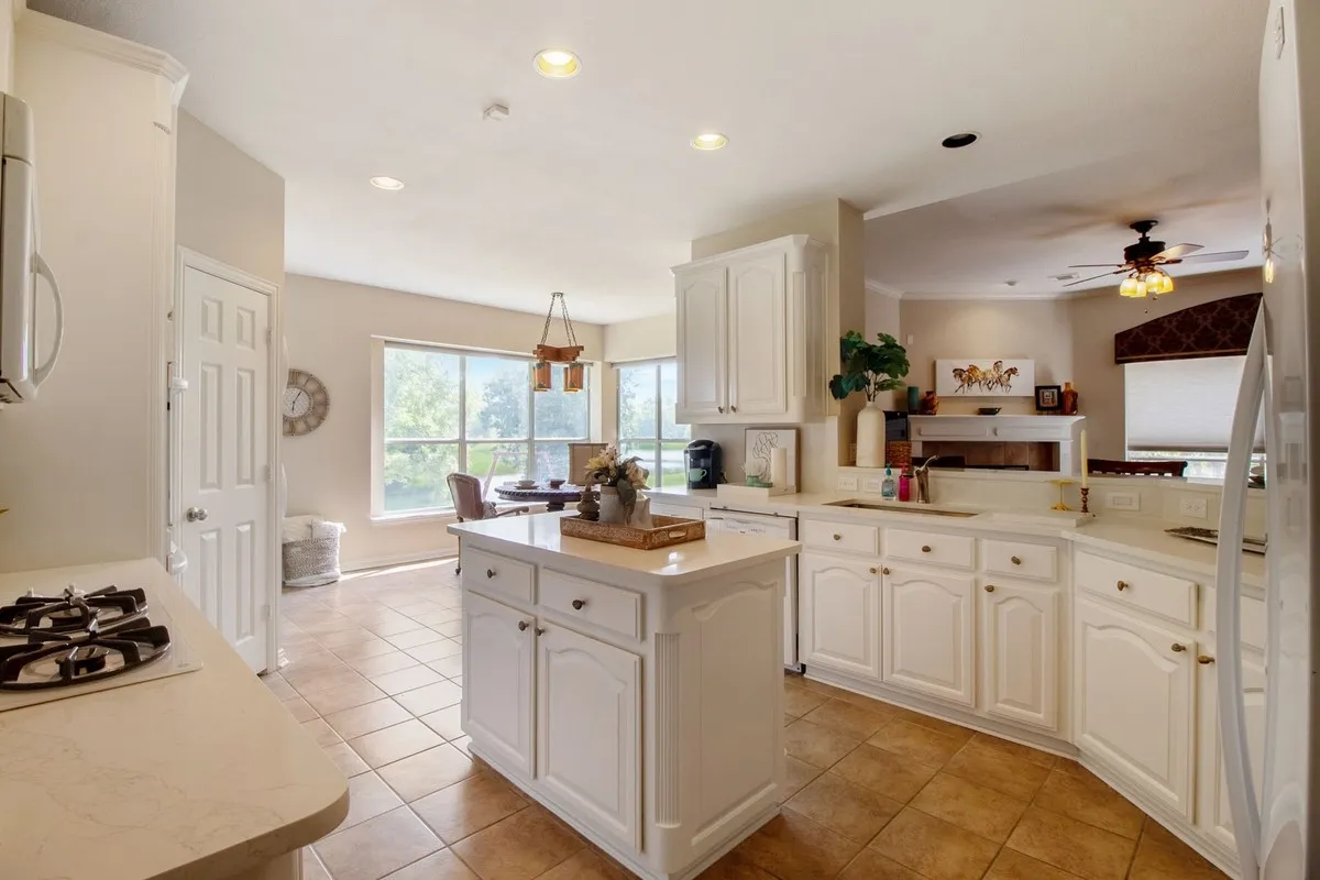 Single Family Residence For Sale in Collin County , 3316 Meadow Wood Drive, Richardson, Texas 75082, 4 Bedroom, 3 Bathroom, 2 Garage spaces, 3,018 Sqft, built in 1999, mls#21170670, Real Estate Agent in Richardson, Homes For Sale in Collin county, Homes For Sale in Richardson, Realtor in Richardson Texas, Real Estate Brokerage Independent Realty Texas, Luminita Cordes Realtor