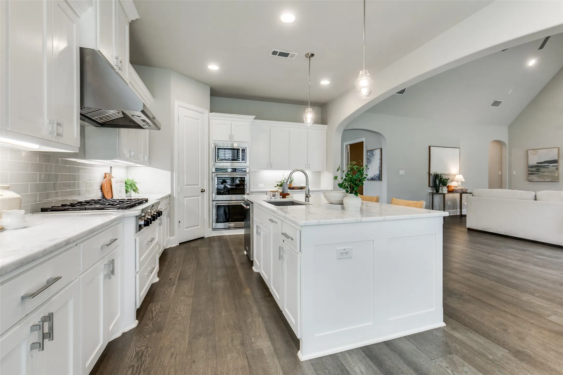 Single Family Residence For Sale in Collin County , 2171 Longmont Lane, Prosper, Texas 75078, 4 Bedroom, 4 Bathroom, 3 Garage spaces, 3,606 Sqft, built in 2019, Preowned, mls#21197831, Real Estate Agent in Prosper, Homes For Sale in Collin county, Homes For Sale in Prosper, Realtor in Prosper Texas, Real Estate Brokerage Independent Realty Texas, Luminita Cordes Realtor