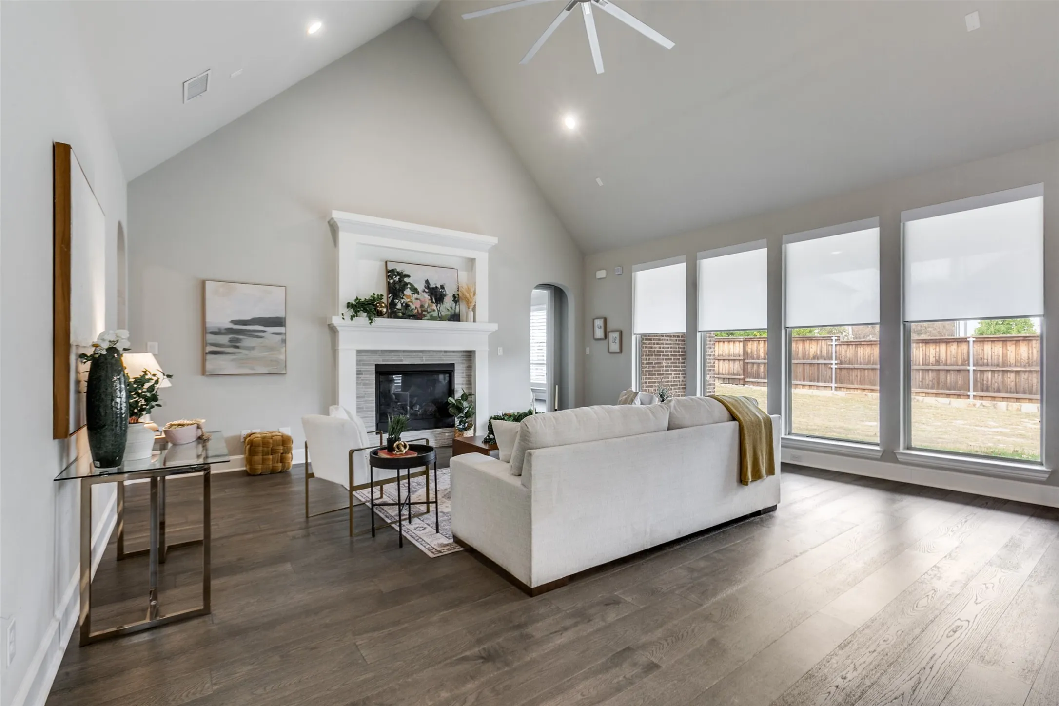 Single Family Residence For Sale in Collin County , 2171 Longmont Lane, Prosper, Texas 75078, 4 Bedroom, 4 Bathroom, 3 Garage spaces, 3,606 Sqft, built in 2019, Preowned, mls#21197831, Real Estate Agent in Prosper, Homes For Sale in Collin county, Homes For Sale in Prosper, Realtor in Prosper Texas, Real Estate Brokerage Independent Realty Texas, Luminita Cordes Realtor