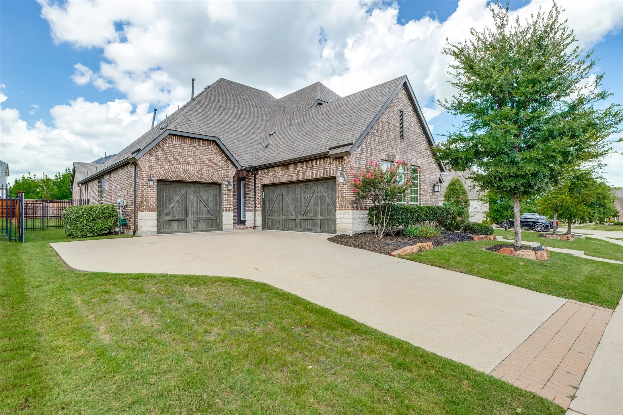 Single Family Residence For Sale in Collin County , 2171 Longmont Lane, Prosper, Texas 75078, 4 Bedroom, 4 Bathroom, 3 Garage spaces, 3,606 Sqft, built in 2019, Preowned, mls#21197831, Real Estate Agent in Prosper, Homes For Sale in Collin county, Homes For Sale in Prosper, Realtor in Prosper Texas, Real Estate Brokerage Independent Realty Texas, Luminita Cordes Realtor