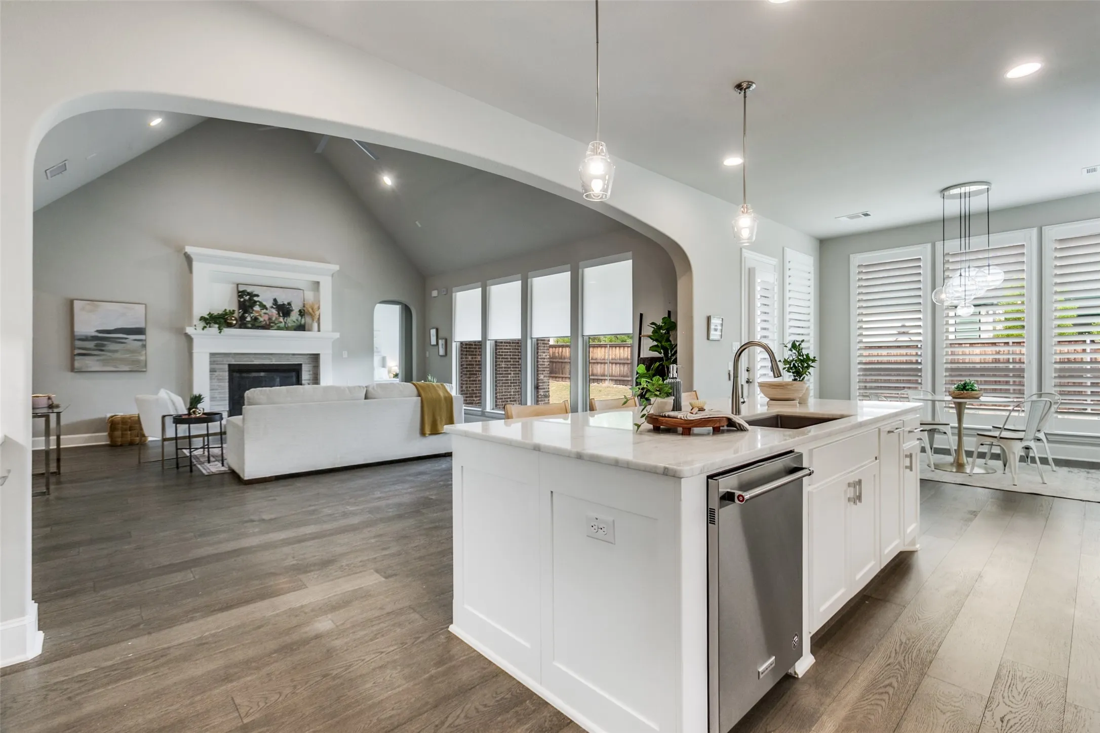 Single Family Residence For Sale in Collin County , 2171 Longmont Lane, Prosper, Texas 75078, 4 Bedroom, 4 Bathroom, 3 Garage spaces, 3,606 Sqft, built in 2019, Preowned, mls#21197831, Real Estate Agent in Prosper, Homes For Sale in Collin county, Homes For Sale in Prosper, Realtor in Prosper Texas, Real Estate Brokerage Independent Realty Texas, Luminita Cordes Realtor