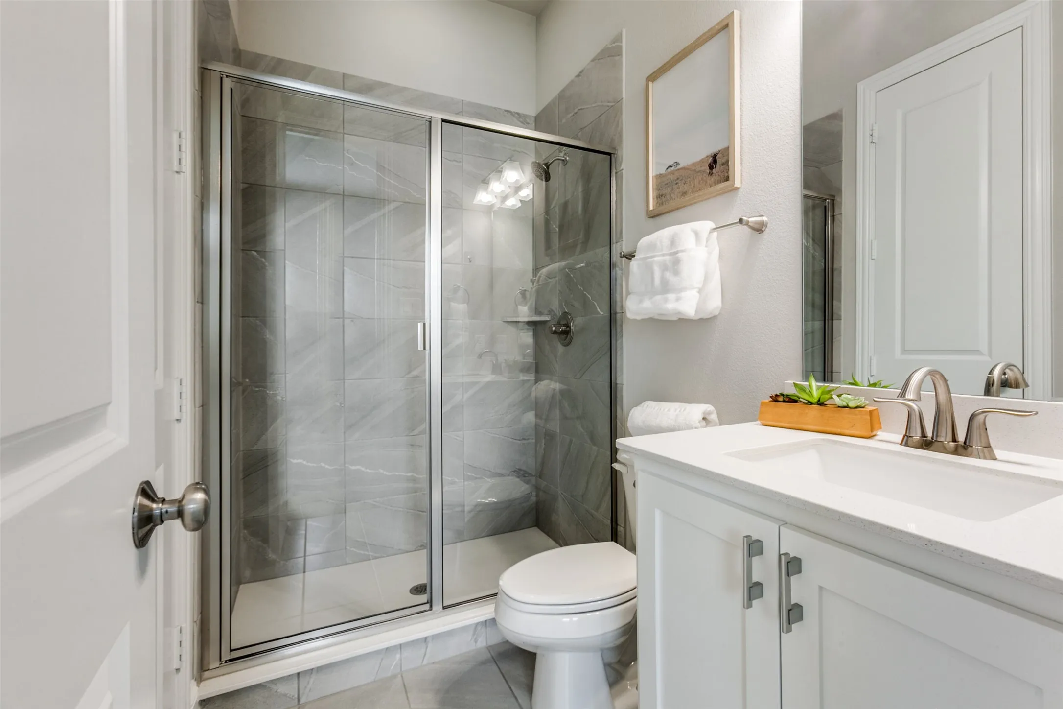 Single Family Residence For Sale in Collin County , 2171 Longmont Lane, Prosper, Texas 75078, 4 Bedroom, 4 Bathroom, 3 Garage spaces, 3,606 Sqft, built in 2019, Preowned, mls#21197831, Real Estate Agent in Prosper, Homes For Sale in Collin county, Homes For Sale in Prosper, Realtor in Prosper Texas, Real Estate Brokerage Independent Realty Texas, Luminita Cordes Realtor