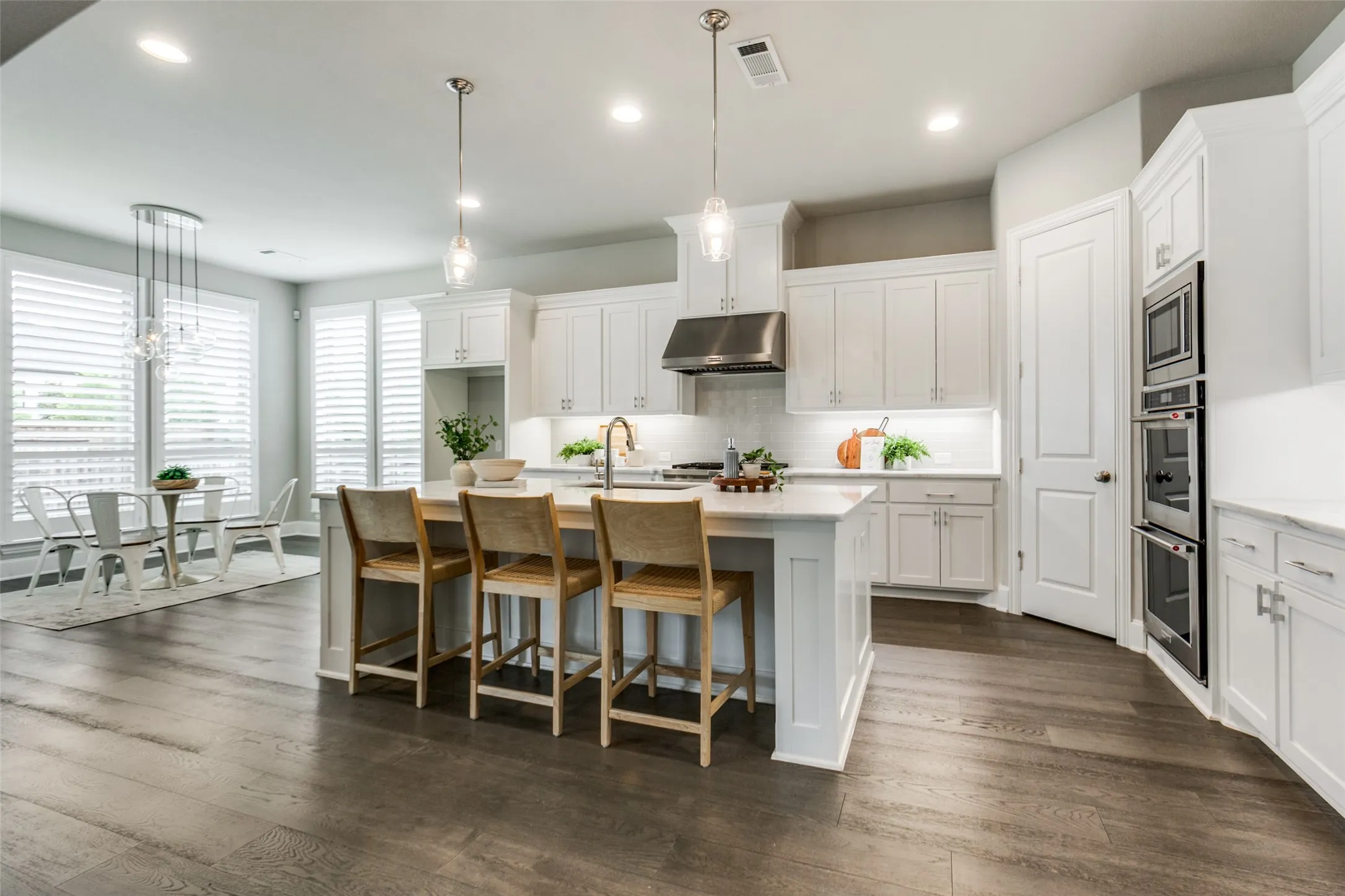 Single Family Residence For Sale in Collin County , 2171 Longmont Lane, Prosper, Texas 75078, 4 Bedroom, 4 Bathroom, 3 Garage spaces, 3,606 Sqft, built in 2019, Preowned, mls#21197831, Real Estate Agent in Prosper, Homes For Sale in Collin county, Homes For Sale in Prosper, Realtor in Prosper Texas, Real Estate Brokerage Independent Realty Texas, Luminita Cordes Realtor