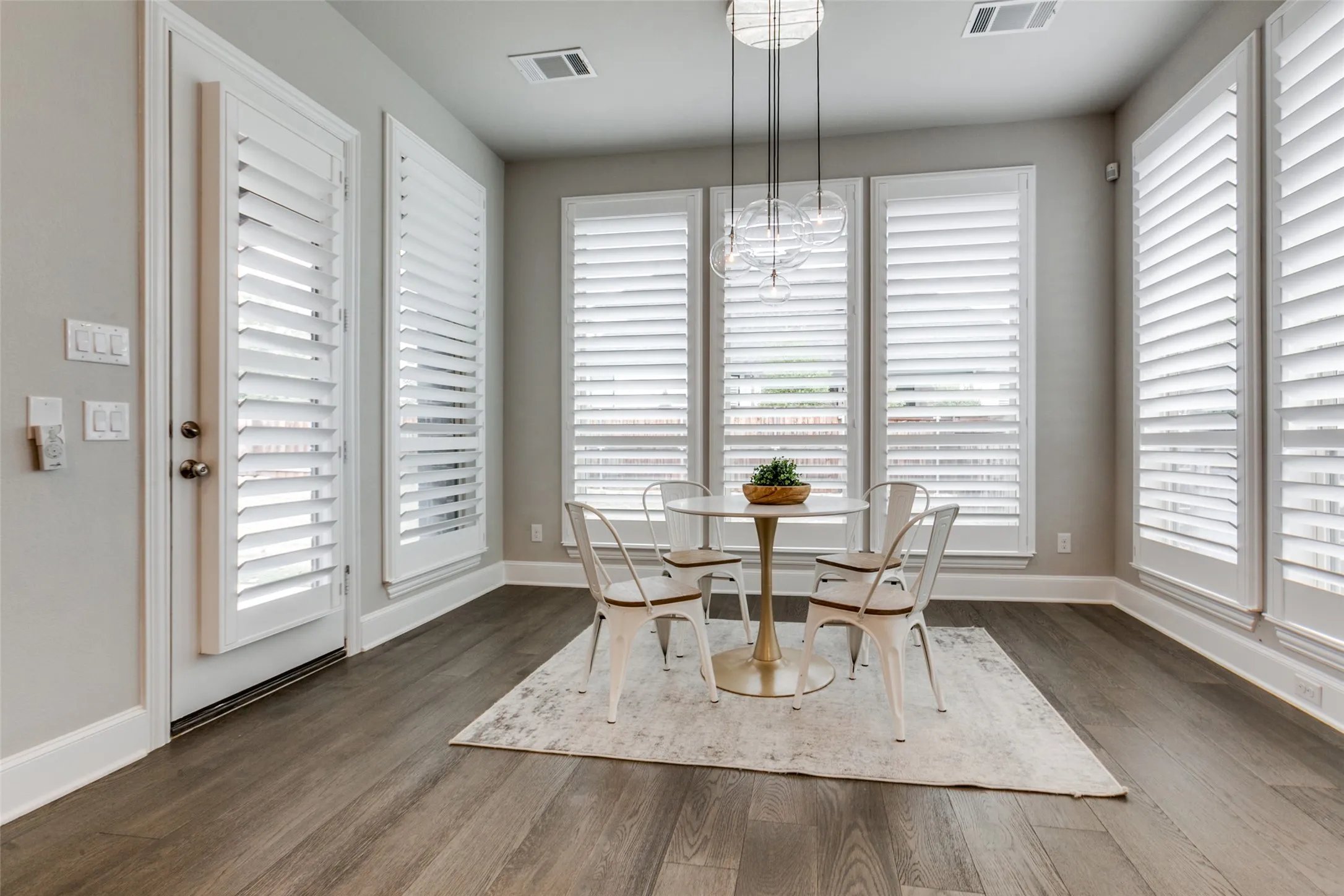 Single Family Residence For Sale in Collin County , 2171 Longmont Lane, Prosper, Texas 75078, 4 Bedroom, 4 Bathroom, 3 Garage spaces, 3,606 Sqft, built in 2019, Preowned, mls#21197831, Real Estate Agent in Prosper, Homes For Sale in Collin county, Homes For Sale in Prosper, Realtor in Prosper Texas, Real Estate Brokerage Independent Realty Texas, Luminita Cordes Realtor