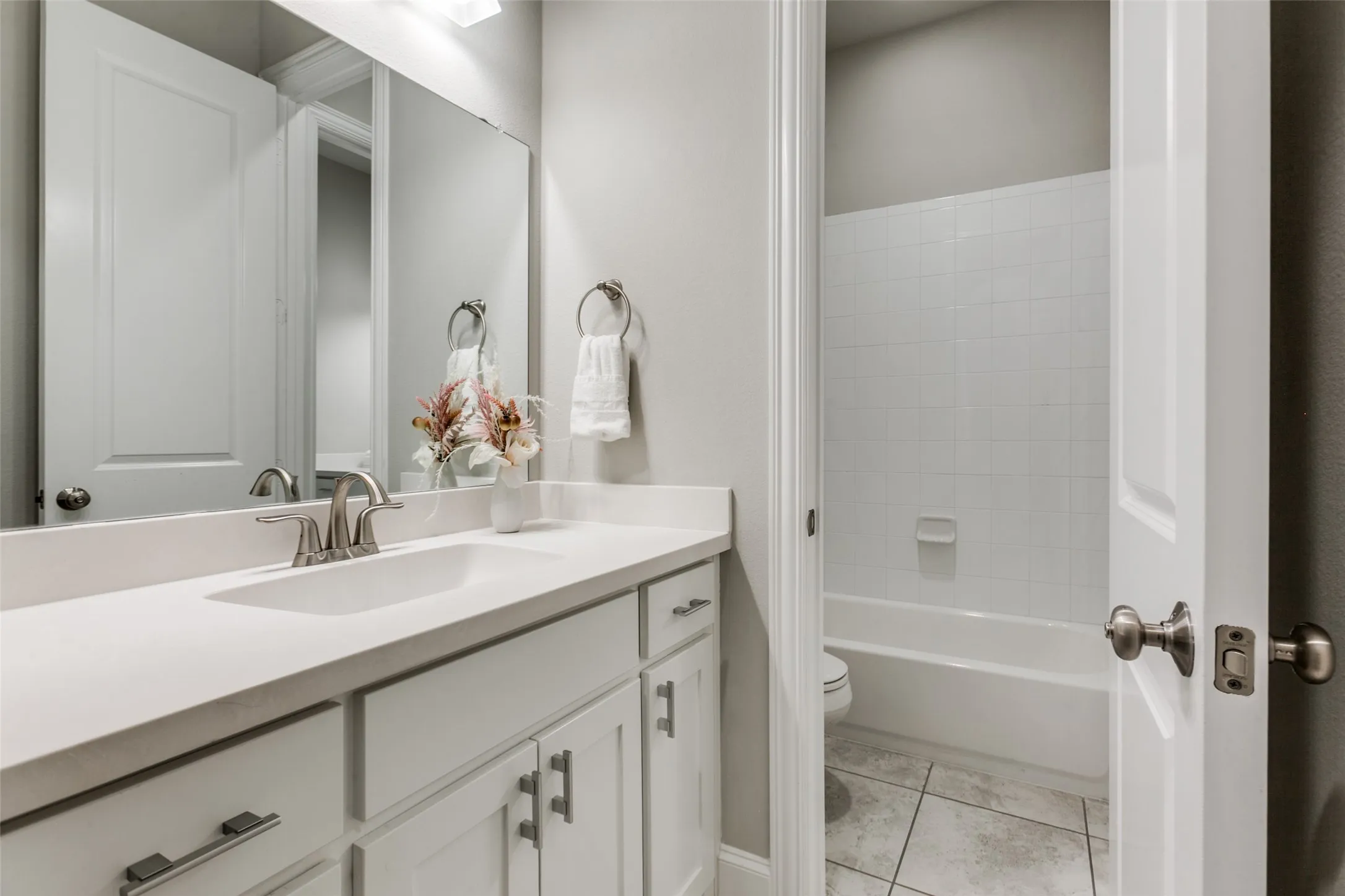 Single Family Residence For Sale in Collin County , 2171 Longmont Lane, Prosper, Texas 75078, 4 Bedroom, 4 Bathroom, 3 Garage spaces, 3,606 Sqft, built in 2019, Preowned, mls#21197831, Real Estate Agent in Prosper, Homes For Sale in Collin county, Homes For Sale in Prosper, Realtor in Prosper Texas, Real Estate Brokerage Independent Realty Texas, Luminita Cordes Realtor