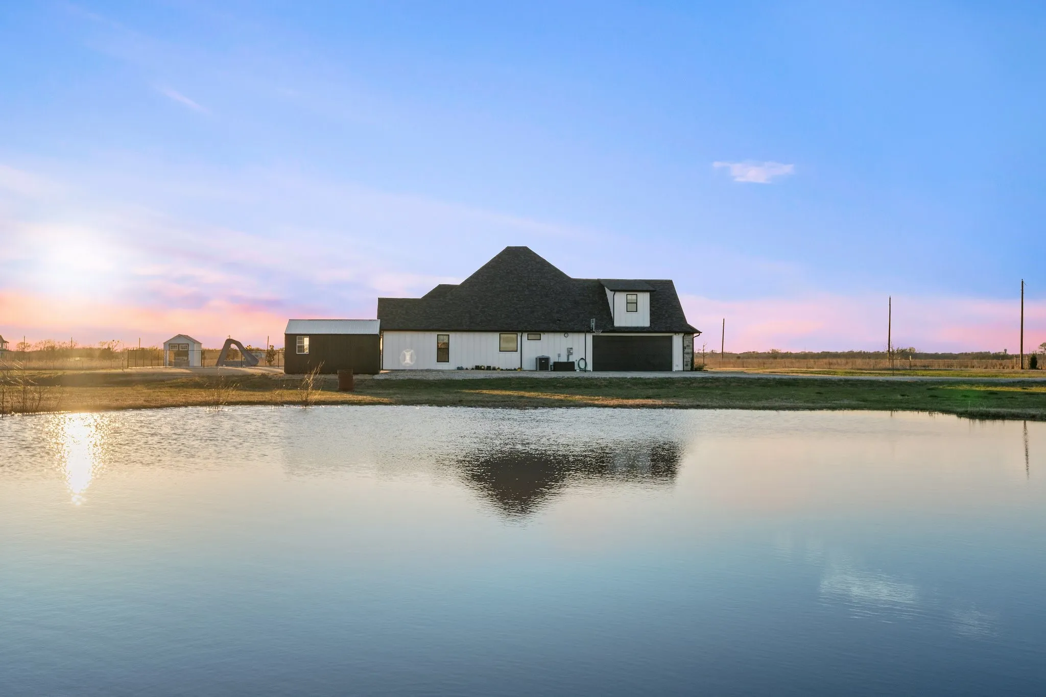 Single Family Residence For Sale in Hunt County , 4319 County Road 2617, Caddo Mills, Texas 75135, 4 Bedroom, 3 Bathroom, 2 Garage spaces, 3,633 Sqft, built in 2022, Preowned, mls#21196000, Real Estate Agent in Caddo Mills, Homes For Sale in Hunt county, Homes For Sale in Caddo Mills, Realtor in Caddo Mills Texas, Real Estate Brokerage Independent Realty Texas, Luminita Cordes Realtor