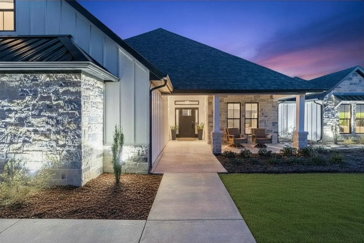 Single Family Residence For Sale in Hunt County , 4319 County Road 2617, Caddo Mills, Texas 75135, 4 Bedroom, 3 Bathroom, 2 Garage spaces, 3,633 Sqft, built in 2022, Preowned, mls#21196000, Real Estate Agent in Caddo Mills, Homes For Sale in Hunt county, Homes For Sale in Caddo Mills, Realtor in Caddo Mills Texas, Real Estate Brokerage Independent Realty Texas, Luminita Cordes Realtor