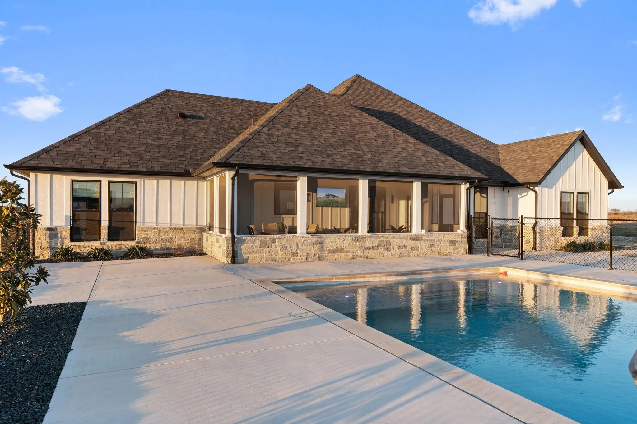 Single Family Residence For Sale in Hunt County , 4319 County Road 2617, Caddo Mills, Texas 75135, 4 Bedroom, 3 Bathroom, 2 Garage spaces, 3,633 Sqft, built in 2022, Preowned, mls#21196000, Real Estate Agent in Caddo Mills, Homes For Sale in Hunt county, Homes For Sale in Caddo Mills, Realtor in Caddo Mills Texas, Real Estate Brokerage Independent Realty Texas, Luminita Cordes Realtor