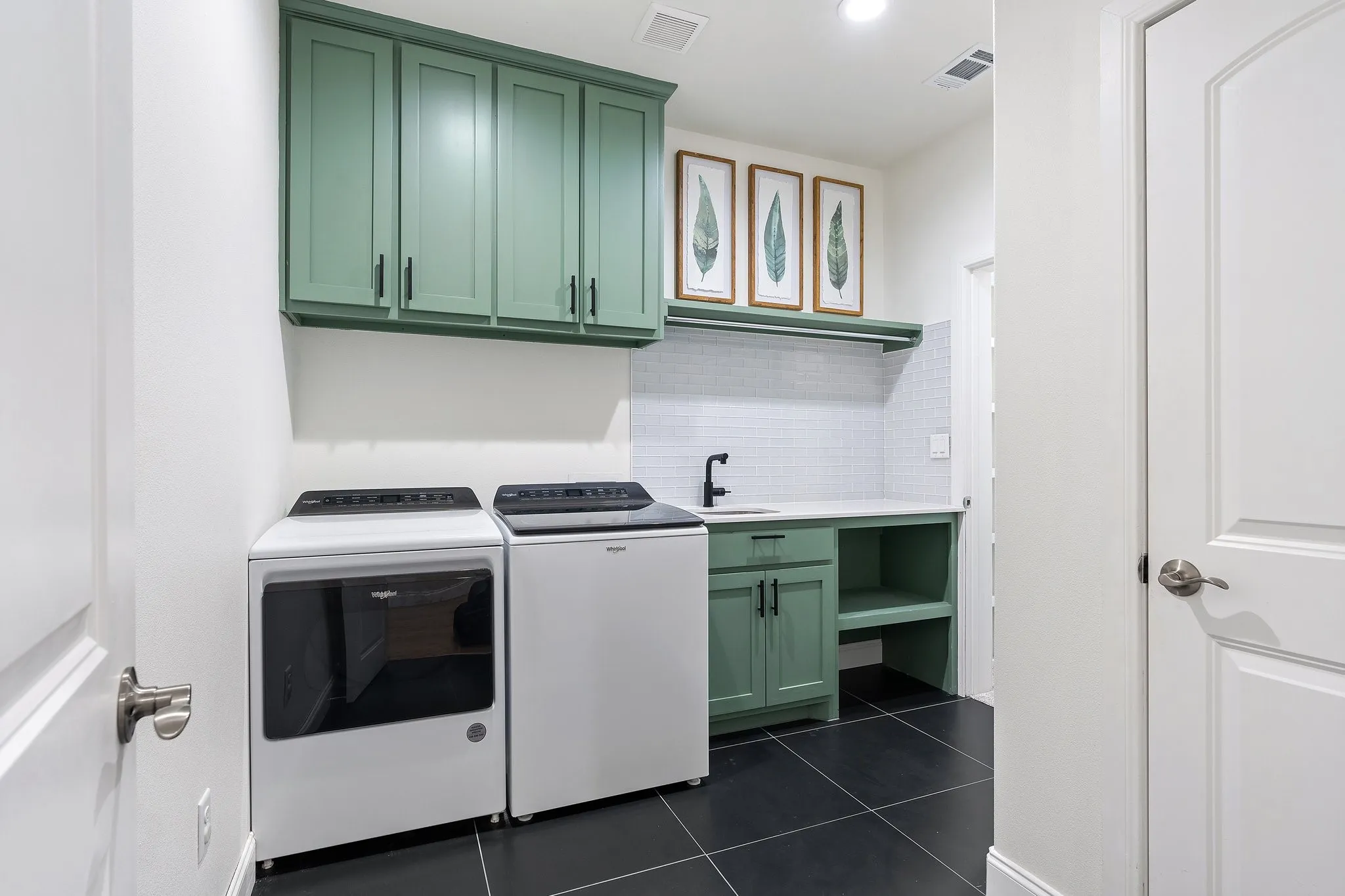 Single Family Residence For Sale in Hunt County , 4319 County Road 2617, Caddo Mills, Texas 75135, 4 Bedroom, 3 Bathroom, 2 Garage spaces, 3,633 Sqft, built in 2022, Preowned, mls#21196000, Real Estate Agent in Caddo Mills, Homes For Sale in Hunt county, Homes For Sale in Caddo Mills, Realtor in Caddo Mills Texas, Real Estate Brokerage Independent Realty Texas, Luminita Cordes Realtor