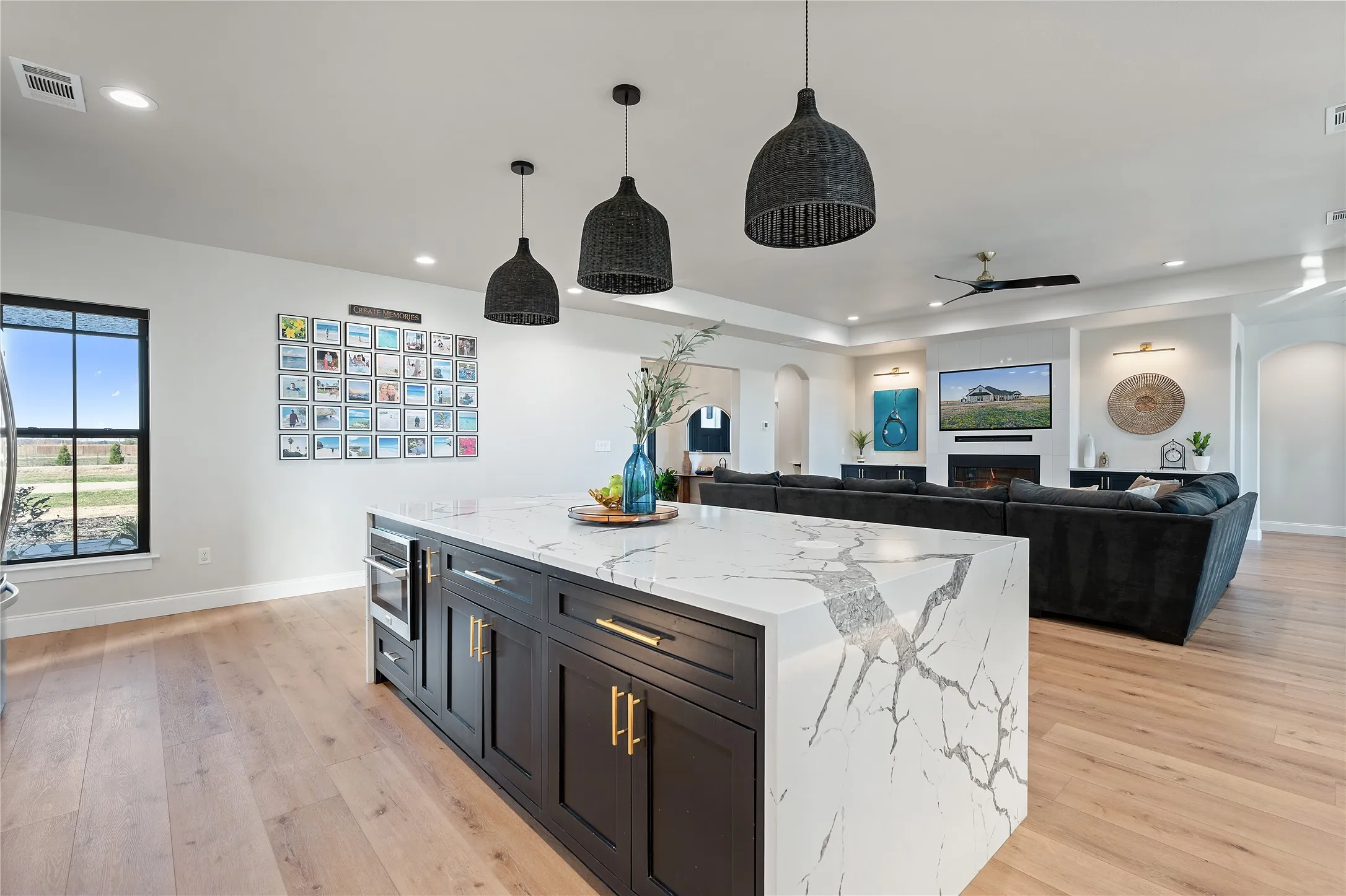 Single Family Residence For Sale in Hunt County , 4319 County Road 2617, Caddo Mills, Texas 75135, 4 Bedroom, 3 Bathroom, 2 Garage spaces, 3,633 Sqft, built in 2022, Preowned, mls#21196000, Real Estate Agent in Caddo Mills, Homes For Sale in Hunt county, Homes For Sale in Caddo Mills, Realtor in Caddo Mills Texas, Real Estate Brokerage Independent Realty Texas, Luminita Cordes Realtor