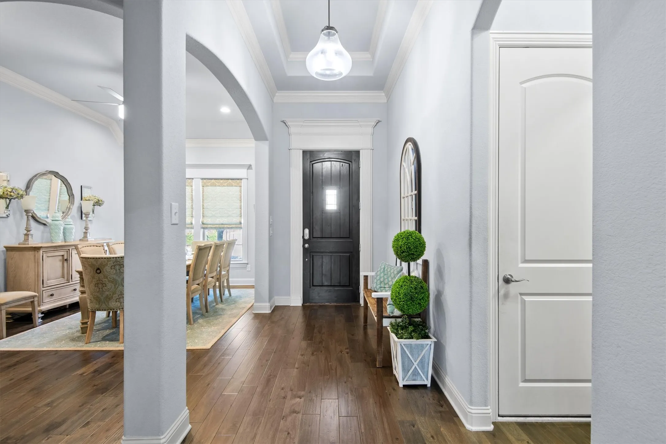 Single Family Residence For Sale in Ellis County , 116 Old Bridge Road, Waxahachie, Texas 75165, 3 Bedroom, 2 Bathroom, 2 Garage spaces, 2,384 Sqft, built in 2016, Preowned, mls#21180882, Real Estate Agent in Waxahachie, Homes For Sale in Ellis county, Homes For Sale in Waxahachie, Realtor in Waxahachie Texas, Real Estate Brokerage Independent Realty Texas, Luminita Cordes Realtor