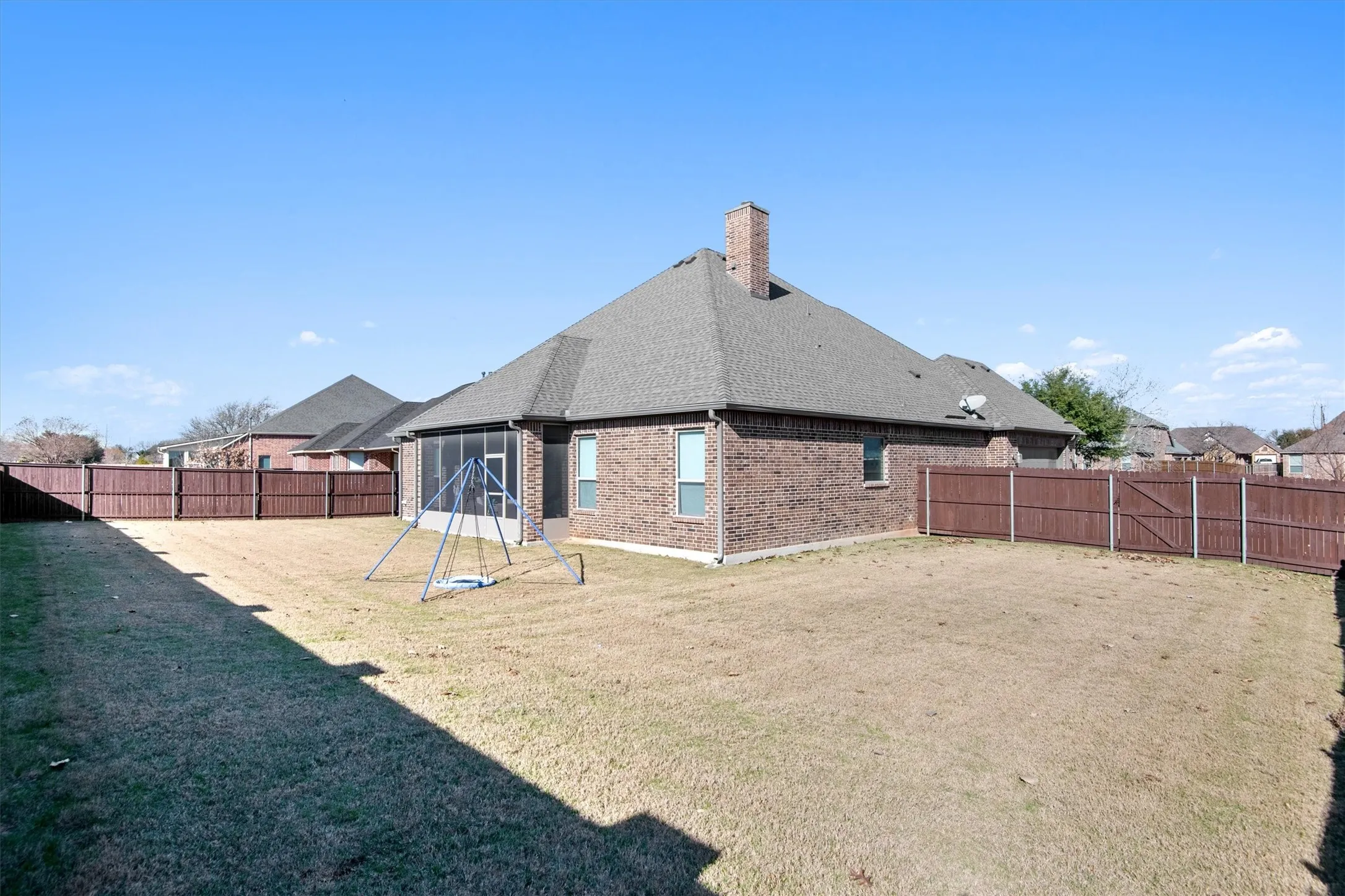 Single Family Residence For Sale in Ellis County , 116 Old Bridge Road, Waxahachie, Texas 75165, 3 Bedroom, 2 Bathroom, 2 Garage spaces, 2,384 Sqft, built in 2016, Preowned, mls#21180882, Real Estate Agent in Waxahachie, Homes For Sale in Ellis county, Homes For Sale in Waxahachie, Realtor in Waxahachie Texas, Real Estate Brokerage Independent Realty Texas, Luminita Cordes Realtor