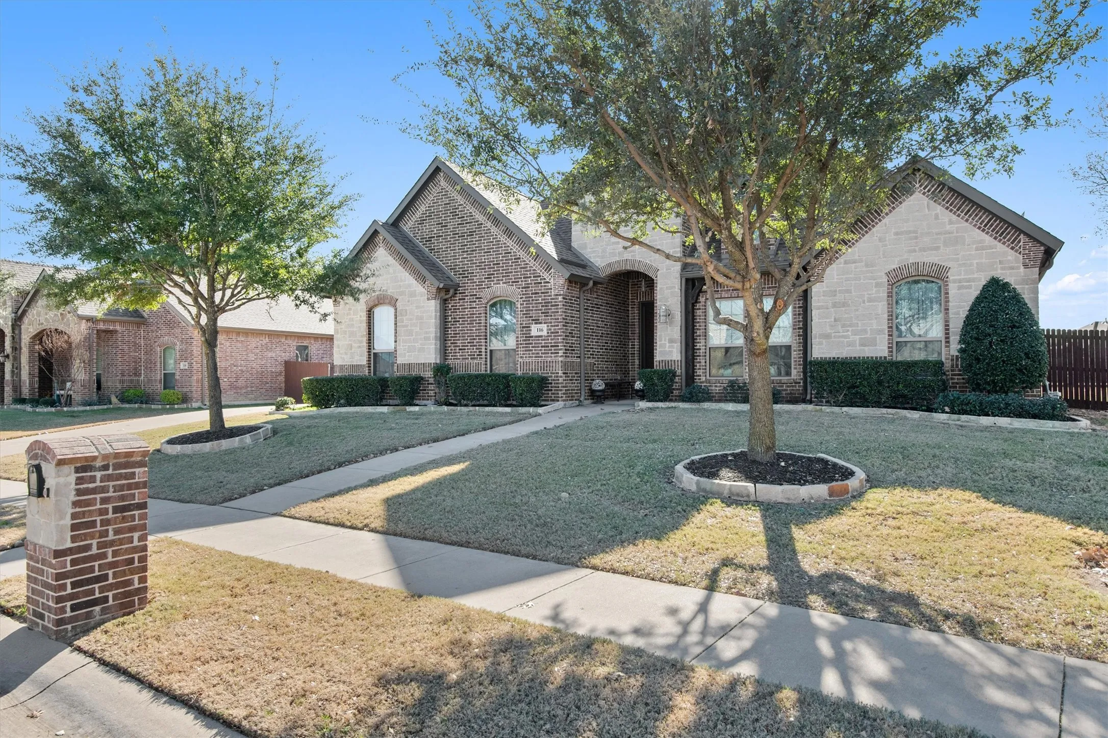 Single Family Residence For Sale in Ellis County , 116 Old Bridge Road, Waxahachie, Texas 75165, 3 Bedroom, 2 Bathroom, 2 Garage spaces, 2,384 Sqft, built in 2016, Preowned, mls#21180882, Real Estate Agent in Waxahachie, Homes For Sale in Ellis county, Homes For Sale in Waxahachie, Realtor in Waxahachie Texas, Real Estate Brokerage Independent Realty Texas, Luminita Cordes Realtor