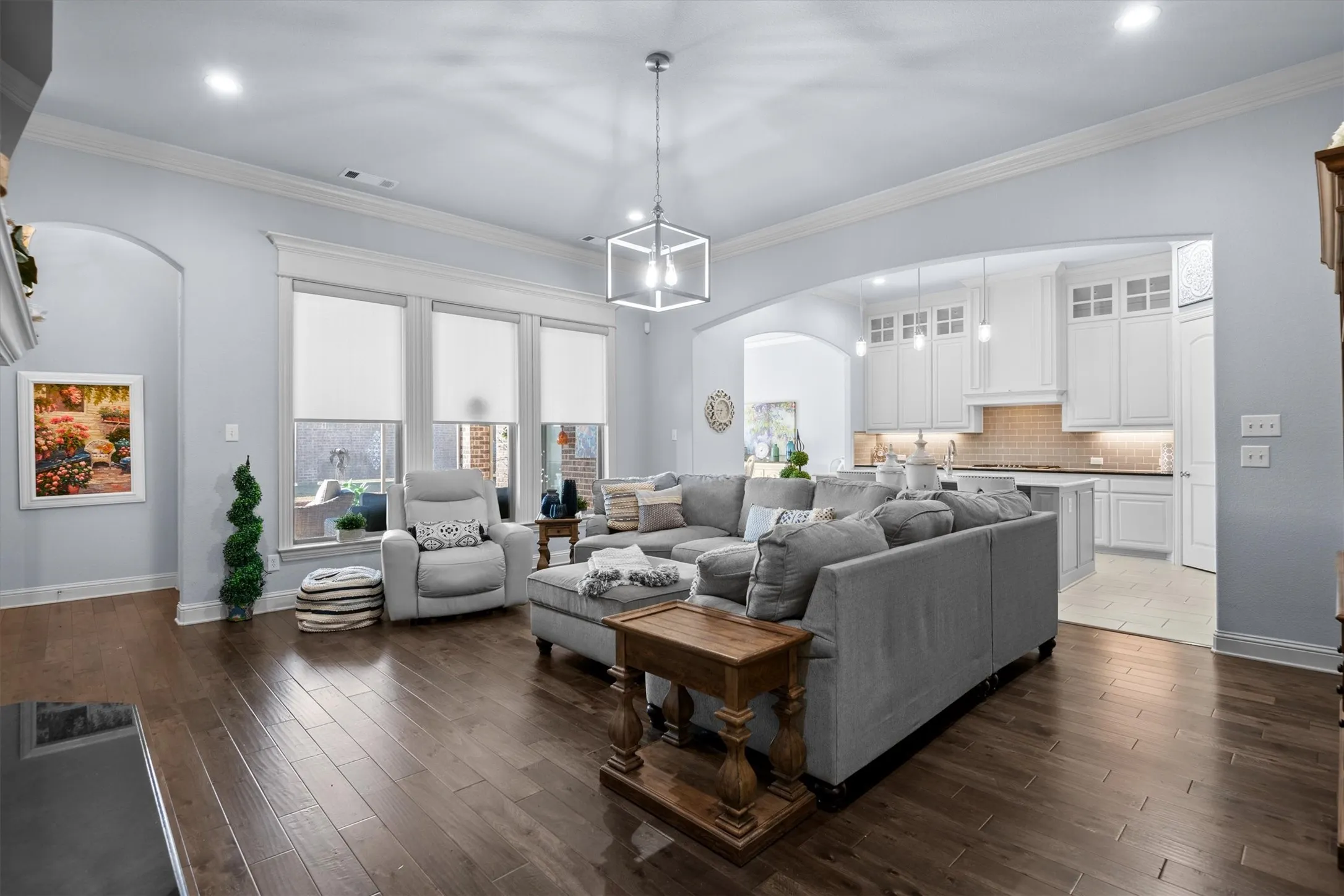 Single Family Residence For Sale in Ellis County , 116 Old Bridge Road, Waxahachie, Texas 75165, 3 Bedroom, 2 Bathroom, 2 Garage spaces, 2,384 Sqft, built in 2016, Preowned, mls#21180882, Real Estate Agent in Waxahachie, Homes For Sale in Ellis county, Homes For Sale in Waxahachie, Realtor in Waxahachie Texas, Real Estate Brokerage Independent Realty Texas, Luminita Cordes Realtor