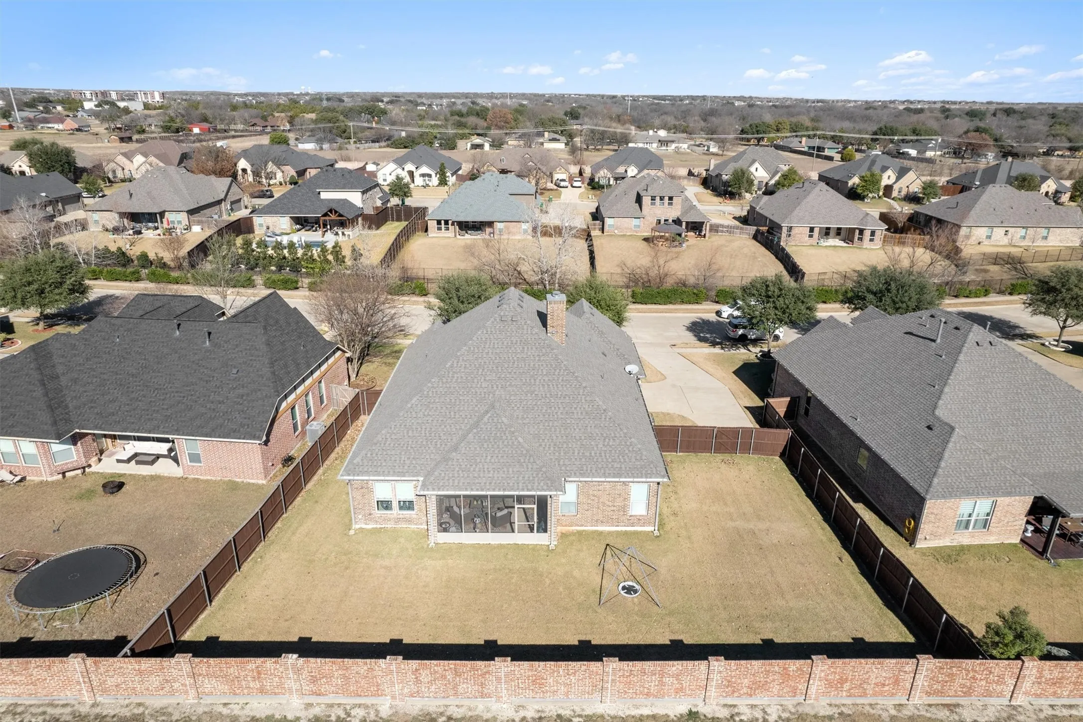 Single Family Residence For Sale in Ellis County , 116 Old Bridge Road, Waxahachie, Texas 75165, 3 Bedroom, 2 Bathroom, 2 Garage spaces, 2,384 Sqft, built in 2016, Preowned, mls#21180882, Real Estate Agent in Waxahachie, Homes For Sale in Ellis county, Homes For Sale in Waxahachie, Realtor in Waxahachie Texas, Real Estate Brokerage Independent Realty Texas, Luminita Cordes Realtor