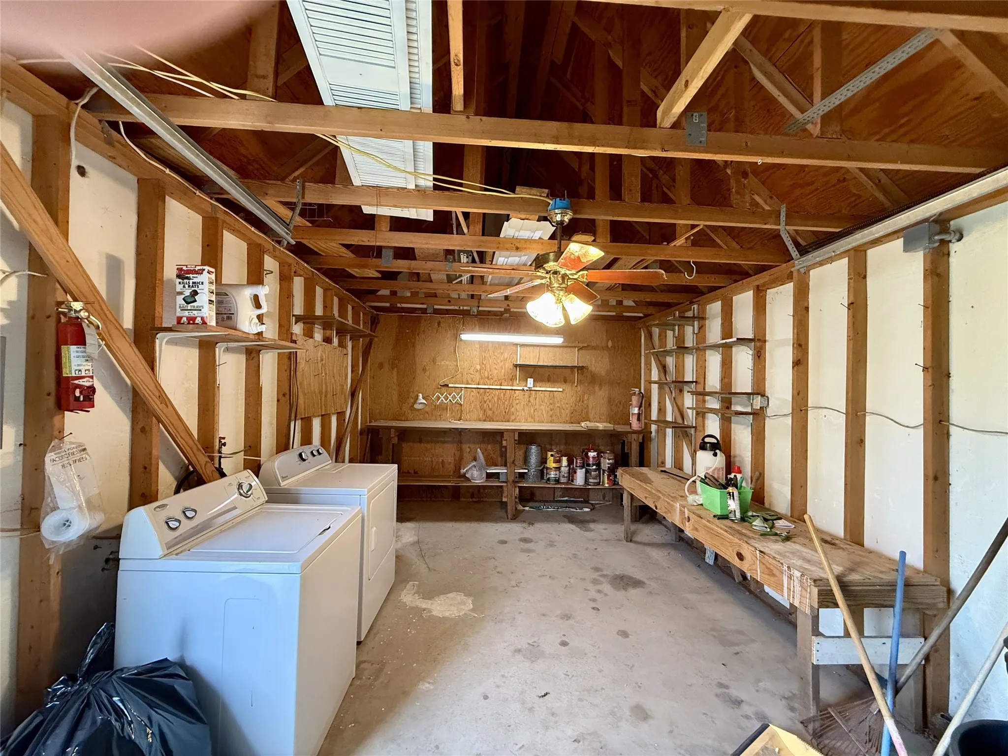 Single Family Residence For Sale in Hill County , 120 One Feather, Whitney, Texas 76692, 2 Bedrooms, 1 Bathroom, 1 Garage spaces, 640 Sqft, built in 1960, Price $189,000, mls#21199223, Real Estate Agent in Whitney, Homes For Sale in Hill county, Homes For Sale in Whitney, Realtor in Whitney Texas, Real Estate Brokerage Independent Realty Texas, Luminita Cordes Realtor