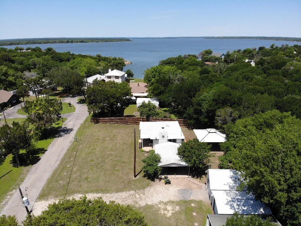 Single Family Residence For Sale in Hill County , 120 One Feather, Whitney, Texas 76692, 2 Bedrooms, 1 Bathroom, 1 Garage spaces, 640 Sqft, built in 1960, Price $189,000, mls#21199223, Real Estate Agent in Whitney, Homes For Sale in Hill county, Homes For Sale in Whitney, Realtor in Whitney Texas, Real Estate Brokerage Independent Realty Texas, Luminita Cordes Realtor