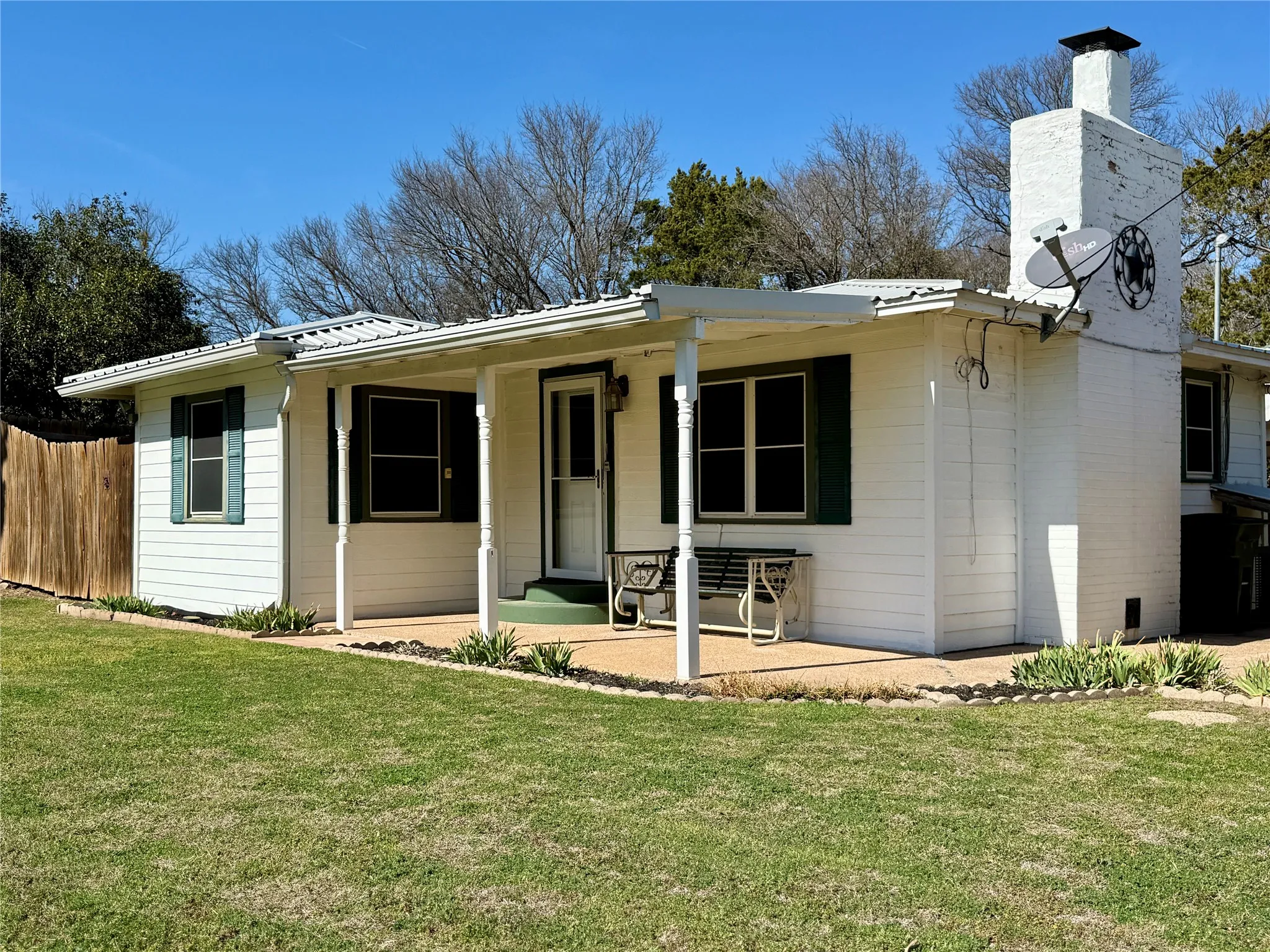 Single Family Residence For Sale in Hill County , 120 One Feather, Whitney, Texas 76692, 2 Bedrooms, 1 Bathroom, 1 Garage spaces, 640 Sqft, built in 1960, Price $189,000, mls#21199223, Real Estate Agent in Whitney, Homes For Sale in Hill county, Homes For Sale in Whitney, Realtor in Whitney Texas, Real Estate Brokerage Independent Realty Texas, Luminita Cordes Realtor