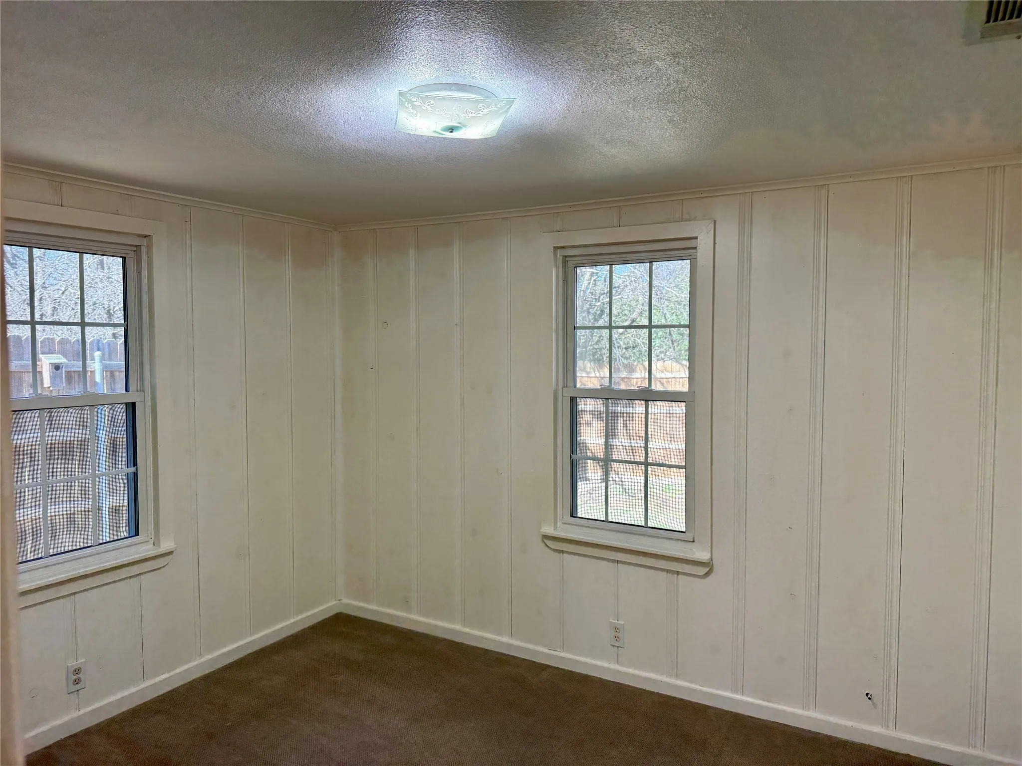 Single Family Residence For Sale in Hill County , 120 One Feather, Whitney, Texas 76692, 2 Bedrooms, 1 Bathroom, 1 Garage spaces, 640 Sqft, built in 1960, Price $189,000, mls#21199223, Real Estate Agent in Whitney, Homes For Sale in Hill county, Homes For Sale in Whitney, Realtor in Whitney Texas, Real Estate Brokerage Independent Realty Texas, Luminita Cordes Realtor