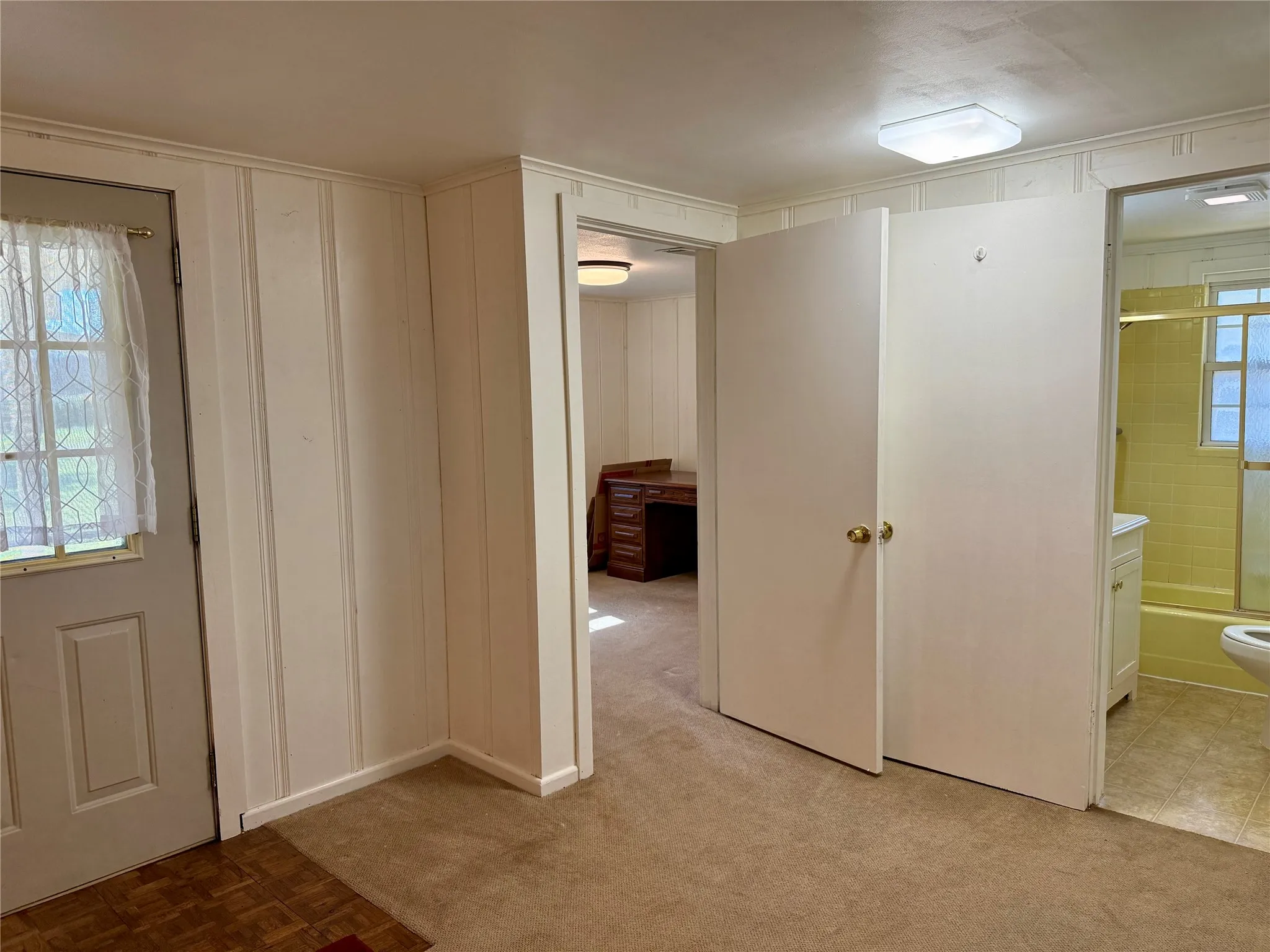 Single Family Residence For Sale in Hill County , 120 One Feather, Whitney, Texas 76692, 2 Bedrooms, 1 Bathroom, 1 Garage spaces, 640 Sqft, built in 1960, Price $189,000, mls#21199223, Real Estate Agent in Whitney, Homes For Sale in Hill county, Homes For Sale in Whitney, Realtor in Whitney Texas, Real Estate Brokerage Independent Realty Texas, Luminita Cordes Realtor