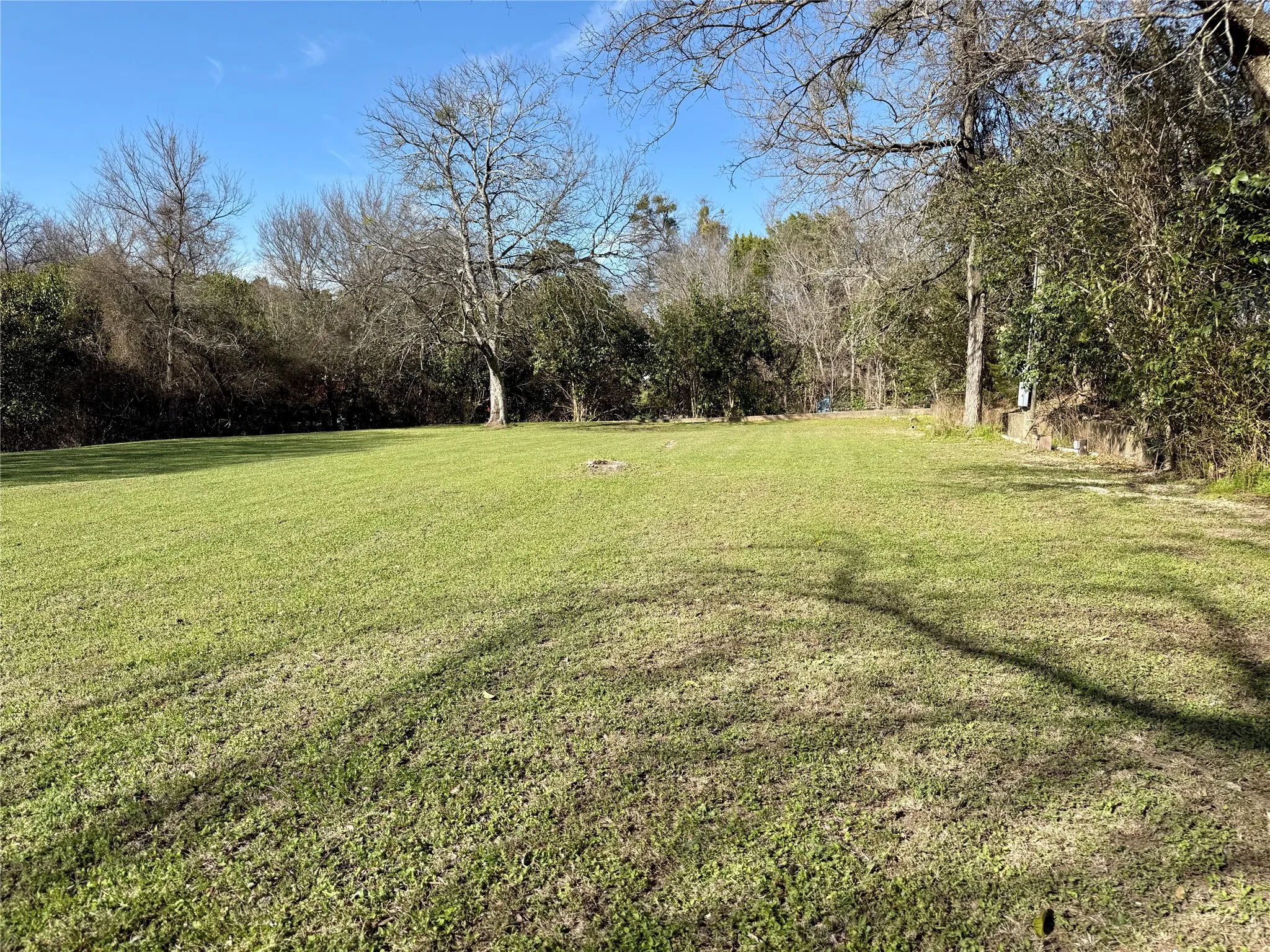 Single Family Residence For Sale in Hill County , 120 One Feather, Whitney, Texas 76692, 2 Bedrooms, 1 Bathroom, 1 Garage spaces, 640 Sqft, built in 1960, Price $189,000, mls#21199223, Real Estate Agent in Whitney, Homes For Sale in Hill county, Homes For Sale in Whitney, Realtor in Whitney Texas, Real Estate Brokerage Independent Realty Texas, Luminita Cordes Realtor