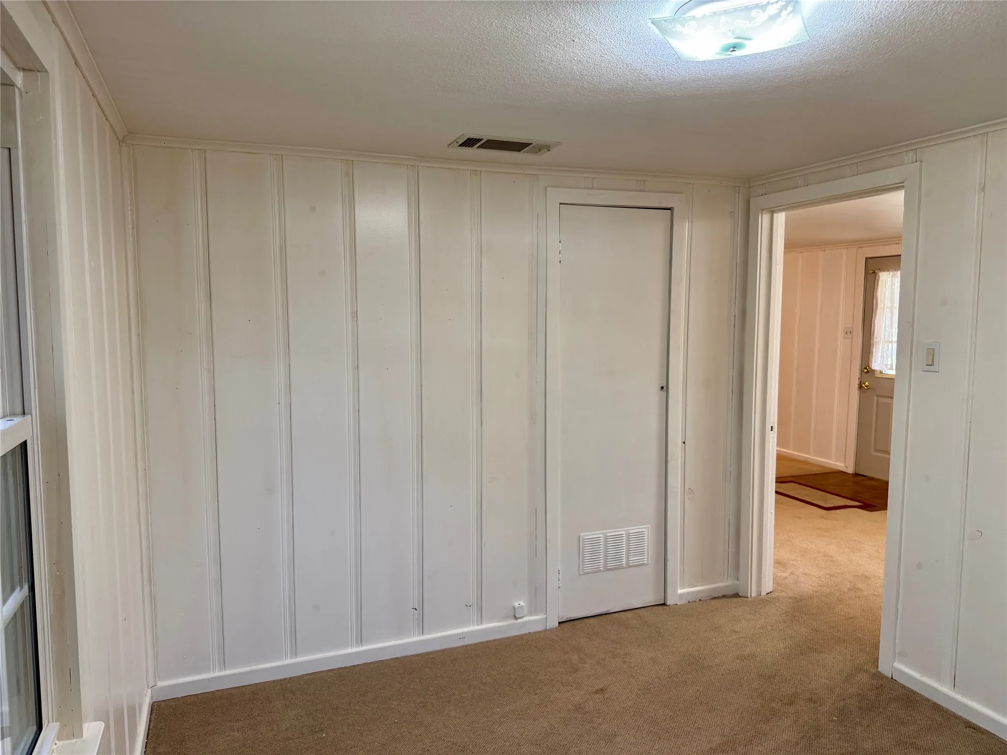 Single Family Residence For Sale in Hill County , 120 One Feather, Whitney, Texas 76692, 2 Bedrooms, 1 Bathroom, 1 Garage spaces, 640 Sqft, built in 1960, Price $189,000, mls#21199223, Real Estate Agent in Whitney, Homes For Sale in Hill county, Homes For Sale in Whitney, Realtor in Whitney Texas, Real Estate Brokerage Independent Realty Texas, Luminita Cordes Realtor