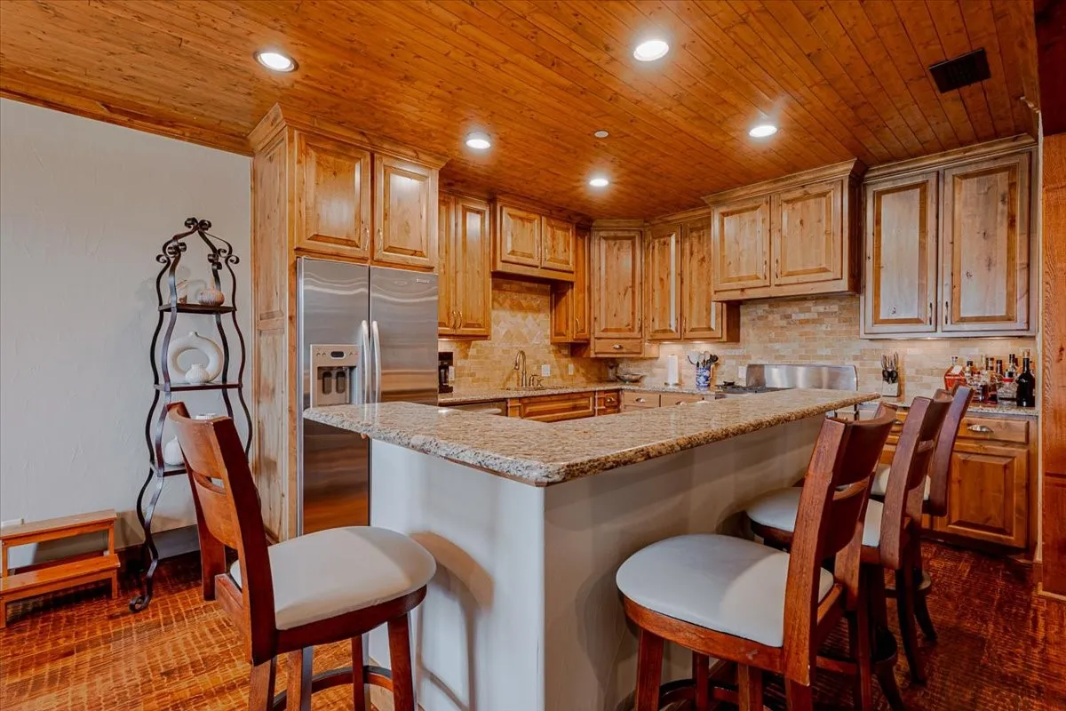 Condominium For Sale in Palo Pinto County , 2033 Harbor Way 103, Graford, Texas 76449, 3 Bedroom, 3 Bathroom, 1 Garage spaces, 1,963 Sqft, built in 2008, mls#21191767, Real Estate Agent in Graford, Homes For Sale in Palo Pinto county, Homes For Sale in Graford, Realtor in Graford Texas, Real Estate Brokerage Independent Realty Texas, Luminita Cordes Realtor