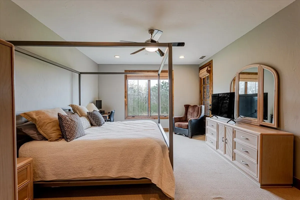 Condominium For Sale in Palo Pinto County , 2033 Harbor Way 103, Graford, Texas 76449, 3 Bedroom, 3 Bathroom, 1 Garage spaces, 1,963 Sqft, built in 2008, mls#21191767, Real Estate Agent in Graford, Homes For Sale in Palo Pinto county, Homes For Sale in Graford, Realtor in Graford Texas, Real Estate Brokerage Independent Realty Texas, Luminita Cordes Realtor