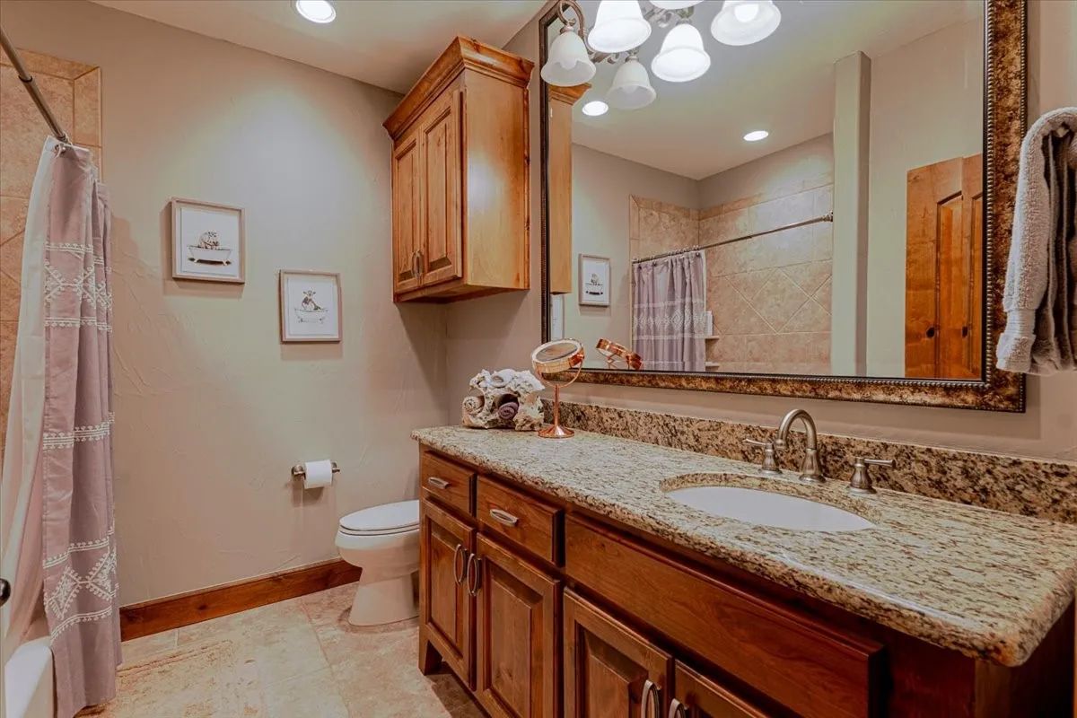 Condominium For Sale in Palo Pinto County , 2033 Harbor Way 103, Graford, Texas 76449, 3 Bedroom, 3 Bathroom, 1 Garage spaces, 1,963 Sqft, built in 2008, mls#21191767, Real Estate Agent in Graford, Homes For Sale in Palo Pinto county, Homes For Sale in Graford, Realtor in Graford Texas, Real Estate Brokerage Independent Realty Texas, Luminita Cordes Realtor