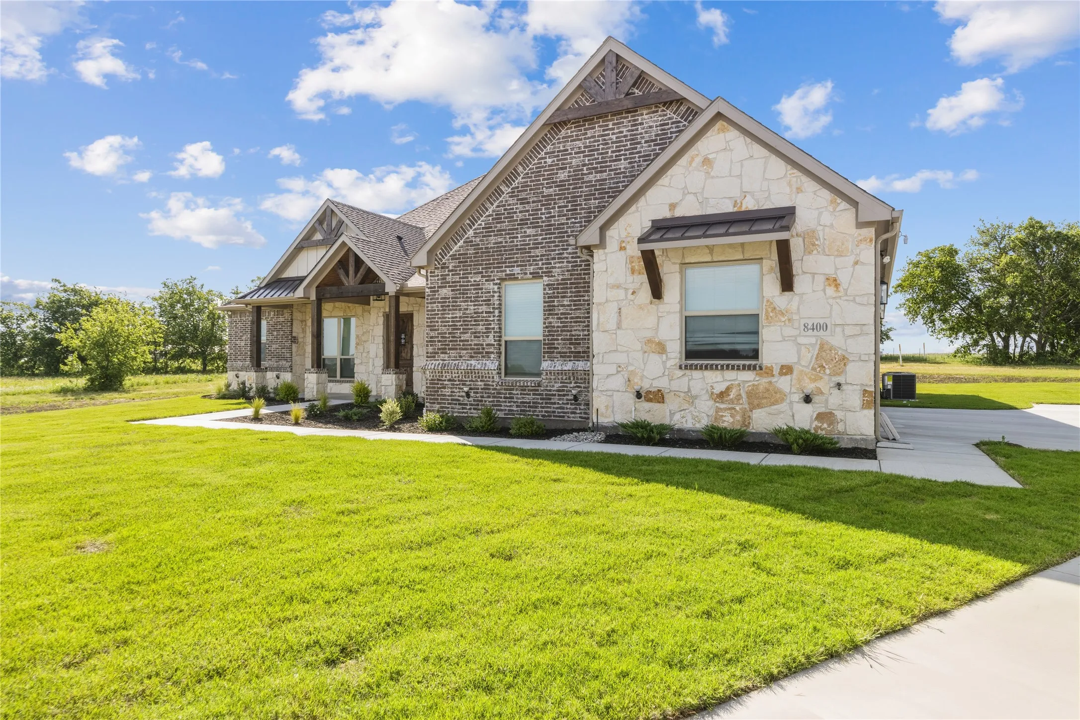 Single Family Residence For Sale in Johnson County , 8400 Stallion Drive, Godley, Texas 76044, 3 Bedroom, 3 Bathroom, 3 Garage spaces, 2,518 Sqft, built in 2026, New Construction - Incomplete, mls#21193366, Real Estate Agent in Godley, Homes For Sale in Johnson county, Homes For Sale in Godley, Realtor in Godley Texas, Real Estate Brokerage Independent Realty Texas, Luminita Cordes Realtor