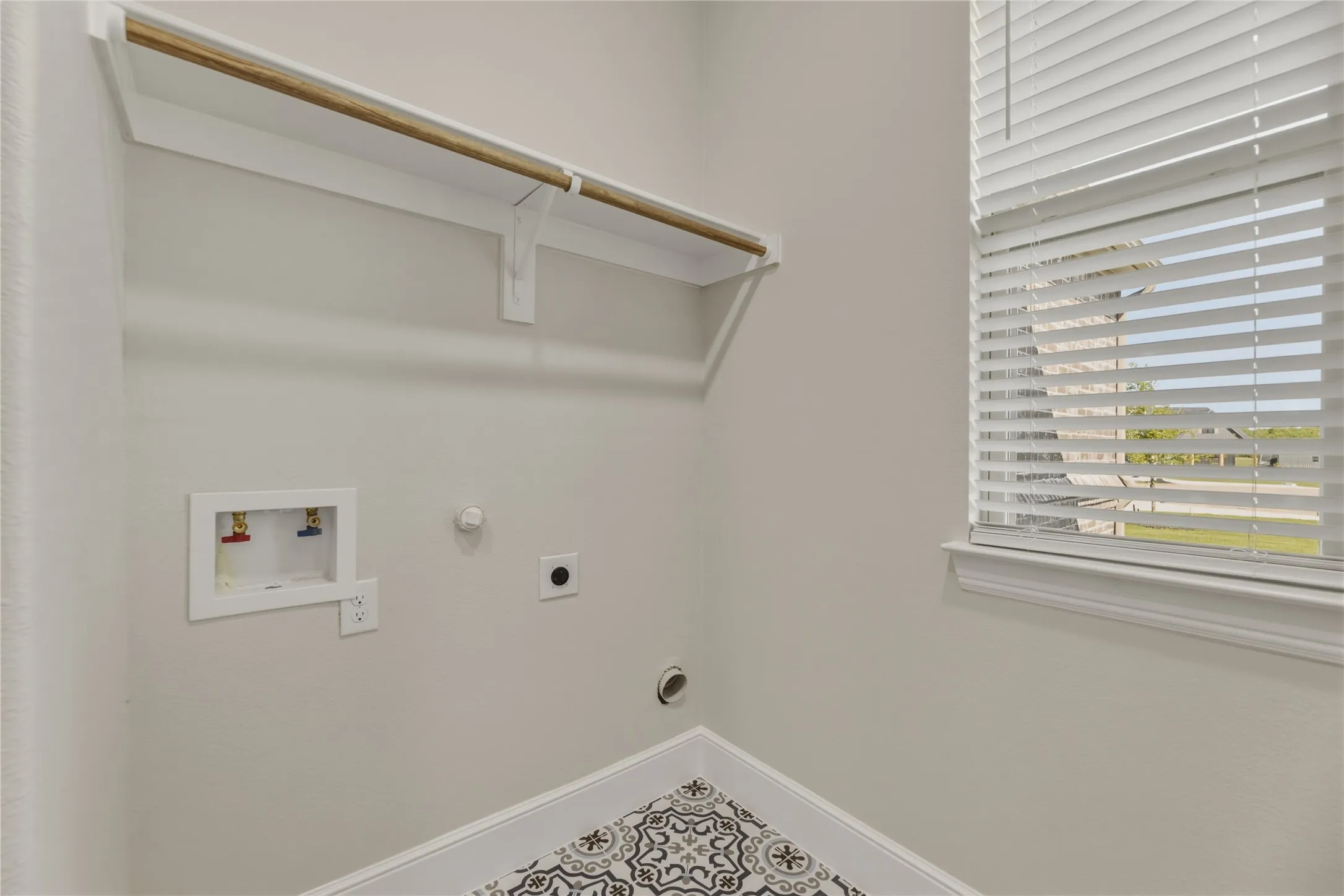 Single Family Residence For Sale in Johnson County , 8400 Stallion Drive, Godley, Texas 76044, 3 Bedroom, 3 Bathroom, 3 Garage spaces, 2,518 Sqft, built in 2026, New Construction - Incomplete, mls#21193366, Real Estate Agent in Godley, Homes For Sale in Johnson county, Homes For Sale in Godley, Realtor in Godley Texas, Real Estate Brokerage Independent Realty Texas, Luminita Cordes Realtor