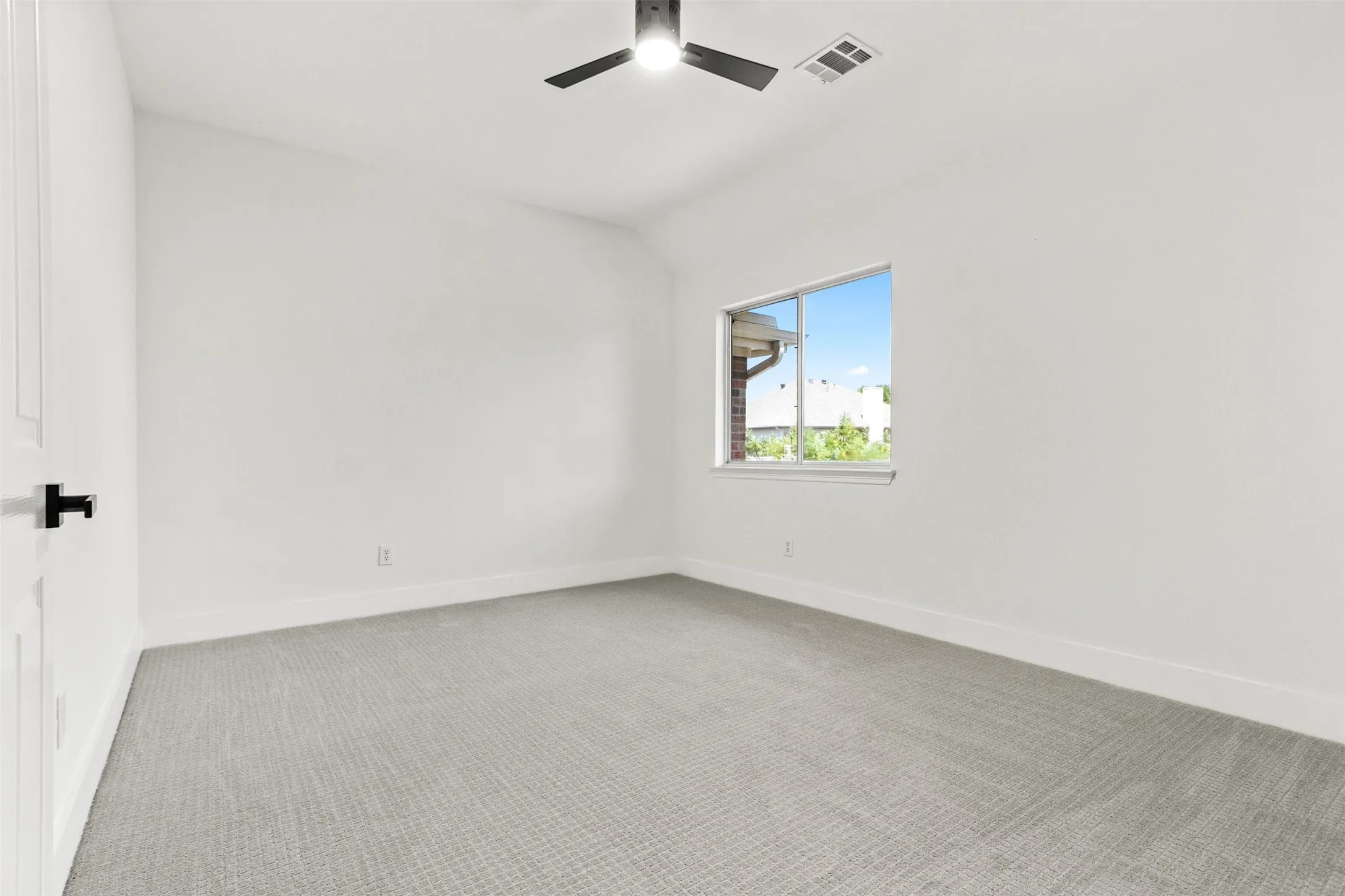 Single Family Residence For Sale in Collin County , 421 Soren Drive, Murphy, Texas 75094, 4 Bedroom, 4 Bathroom, 2 Garage spaces, 3,445 Sqft, built in 2001, Preowned, mls#21199767, Real Estate Agent in Murphy, Homes For Sale in Collin county, Homes For Sale in Murphy, Realtor in Murphy Texas, Real Estate Brokerage Independent Realty Texas, Luminita Cordes Realtor
