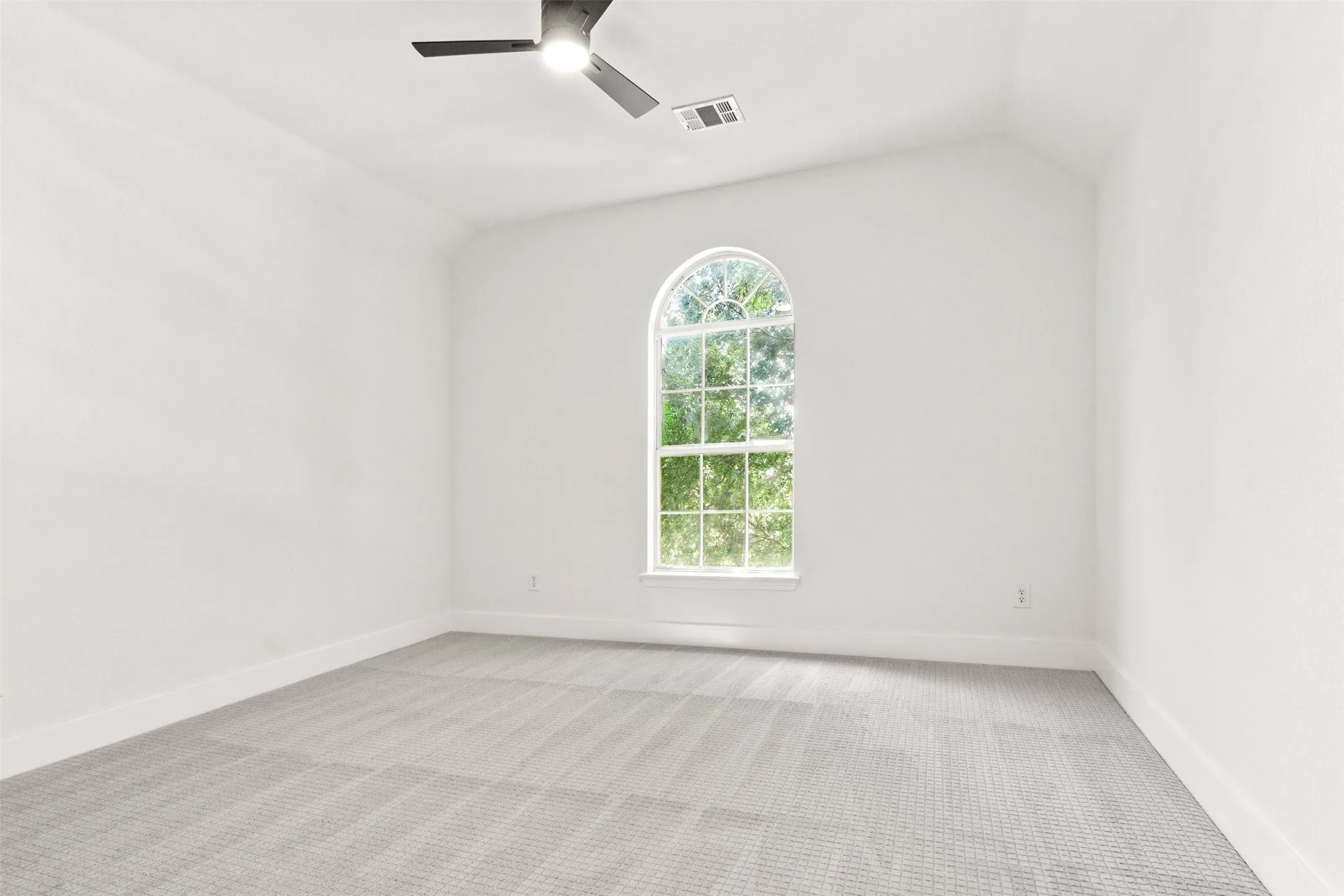 Single Family Residence For Sale in Collin County , 421 Soren Drive, Murphy, Texas 75094, 4 Bedroom, 4 Bathroom, 2 Garage spaces, 3,445 Sqft, built in 2001, Preowned, mls#21199767, Real Estate Agent in Murphy, Homes For Sale in Collin county, Homes For Sale in Murphy, Realtor in Murphy Texas, Real Estate Brokerage Independent Realty Texas, Luminita Cordes Realtor