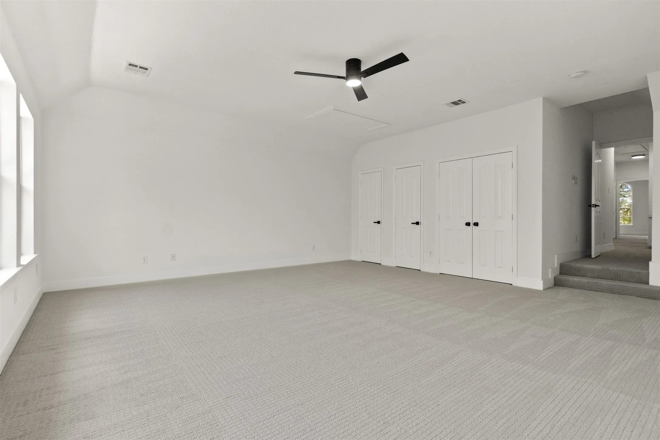 Single Family Residence For Sale in Collin County , 421 Soren Drive, Murphy, Texas 75094, 4 Bedroom, 4 Bathroom, 2 Garage spaces, 3,445 Sqft, built in 2001, Preowned, mls#21199767, Real Estate Agent in Murphy, Homes For Sale in Collin county, Homes For Sale in Murphy, Realtor in Murphy Texas, Real Estate Brokerage Independent Realty Texas, Luminita Cordes Realtor