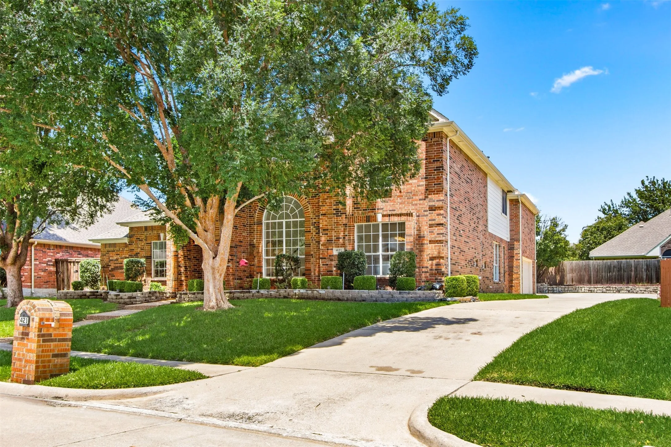 Single Family Residence For Sale in Collin County , 421 Soren Drive, Murphy, Texas 75094, 4 Bedroom, 4 Bathroom, 2 Garage spaces, 3,445 Sqft, built in 2001, Preowned, mls#21199767, Real Estate Agent in Murphy, Homes For Sale in Collin county, Homes For Sale in Murphy, Realtor in Murphy Texas, Real Estate Brokerage Independent Realty Texas, Luminita Cordes Realtor