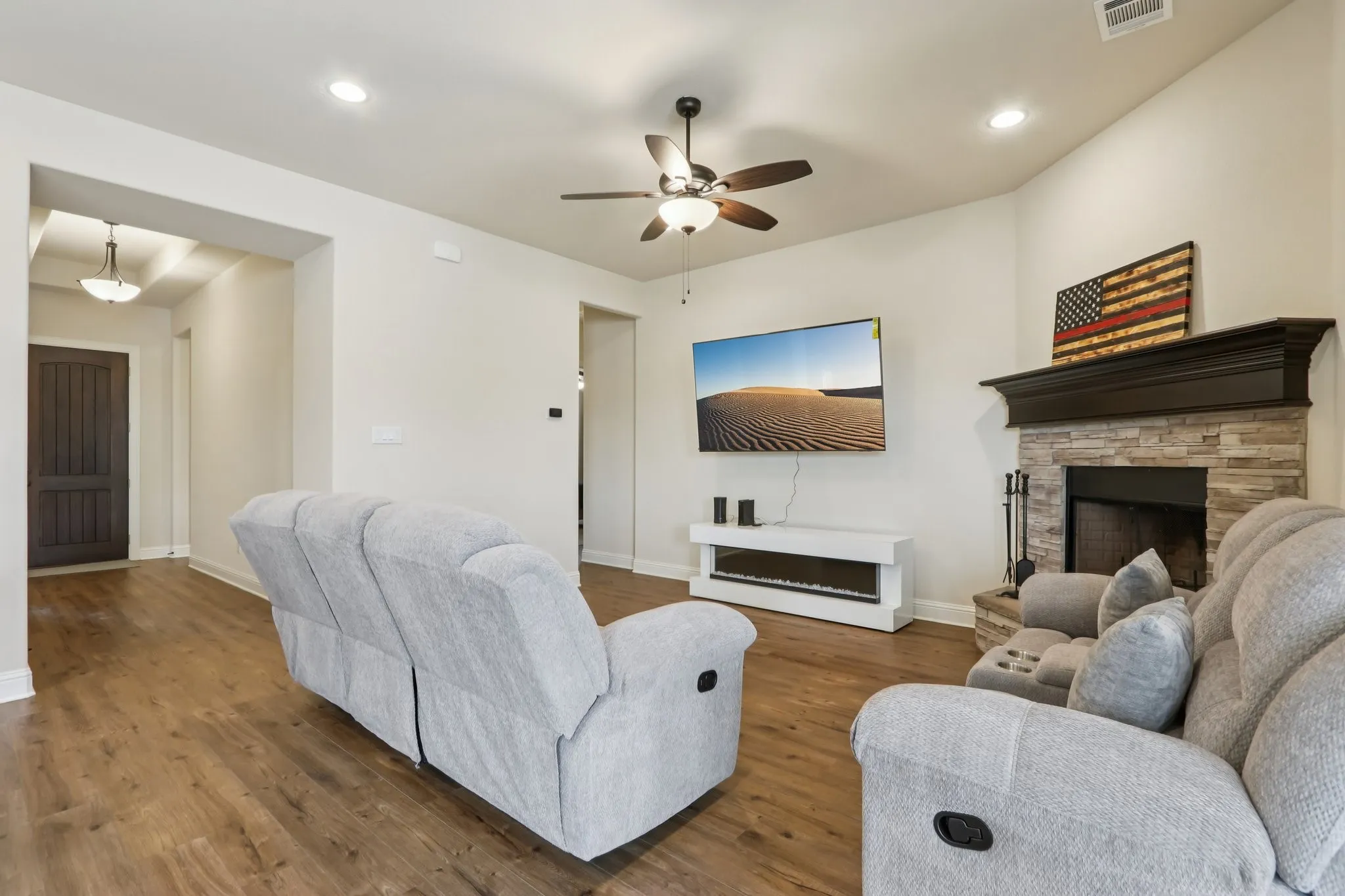 Single Family Residence For Sale in Ellis County , 225 Brazos Drive, Waxahachie, Texas 75165, 4 Bedroom, 2 Bathroom, 2 Garage spaces, 1,871 Sqft, built in 2022, mls#21199491, Real Estate Agent in Waxahachie, Homes For Sale in Ellis county, Homes For Sale in Waxahachie, Realtor in Waxahachie Texas, Real Estate Brokerage Independent Realty Texas, Luminita Cordes Realtor