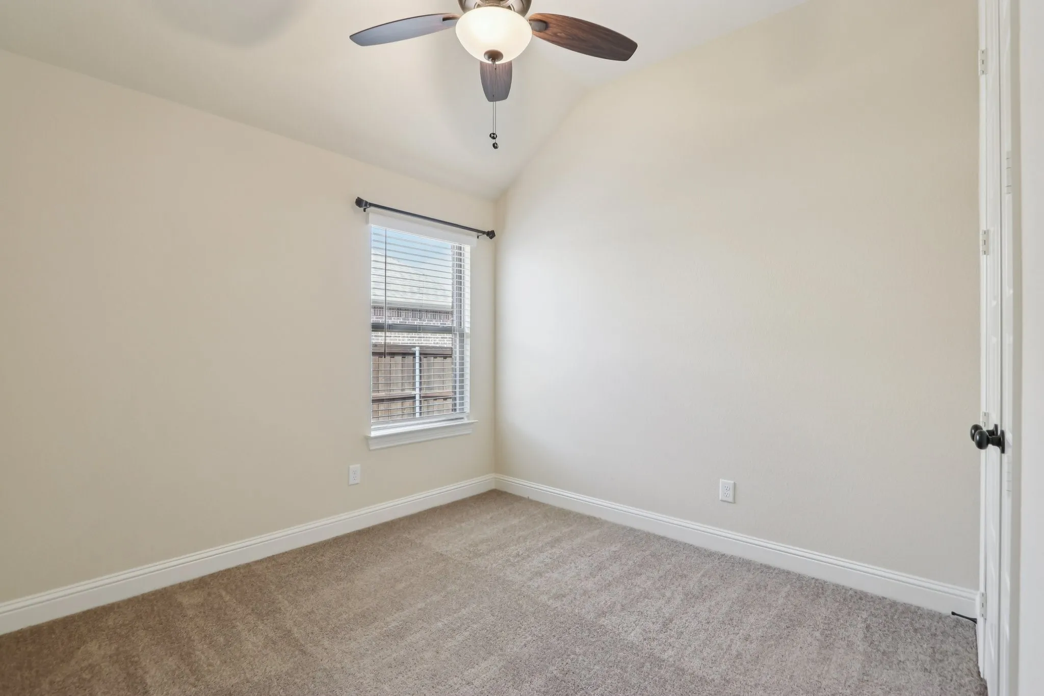 Single Family Residence For Sale in Ellis County , 225 Brazos Drive, Waxahachie, Texas 75165, 4 Bedroom, 2 Bathroom, 2 Garage spaces, 1,871 Sqft, built in 2022, mls#21199491, Real Estate Agent in Waxahachie, Homes For Sale in Ellis county, Homes For Sale in Waxahachie, Realtor in Waxahachie Texas, Real Estate Brokerage Independent Realty Texas, Luminita Cordes Realtor