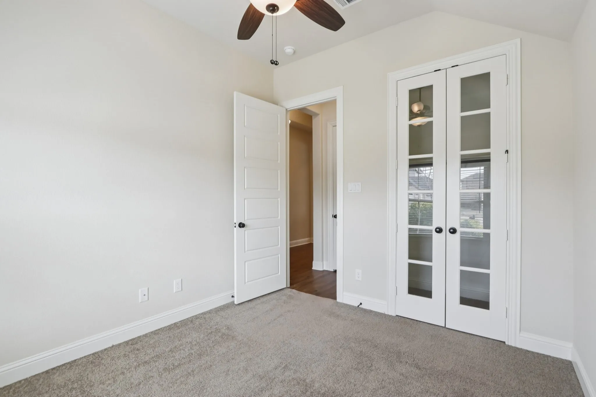 Single Family Residence For Sale in Ellis County , 225 Brazos Drive, Waxahachie, Texas 75165, 4 Bedroom, 2 Bathroom, 2 Garage spaces, 1,871 Sqft, built in 2022, mls#21199491, Real Estate Agent in Waxahachie, Homes For Sale in Ellis county, Homes For Sale in Waxahachie, Realtor in Waxahachie Texas, Real Estate Brokerage Independent Realty Texas, Luminita Cordes Realtor