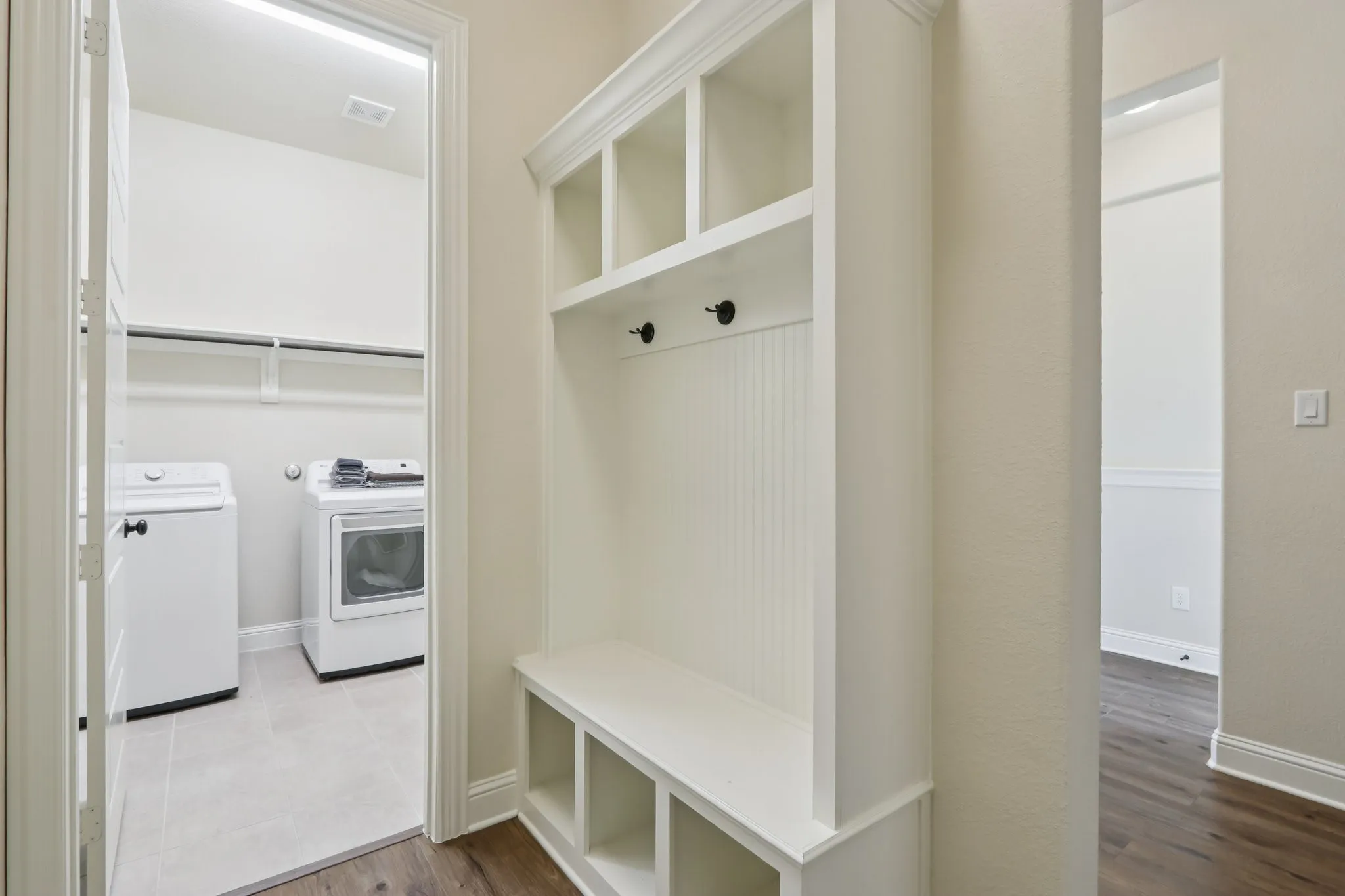Single Family Residence For Sale in Ellis County , 225 Brazos Drive, Waxahachie, Texas 75165, 4 Bedroom, 2 Bathroom, 2 Garage spaces, 1,871 Sqft, built in 2022, mls#21199491, Real Estate Agent in Waxahachie, Homes For Sale in Ellis county, Homes For Sale in Waxahachie, Realtor in Waxahachie Texas, Real Estate Brokerage Independent Realty Texas, Luminita Cordes Realtor