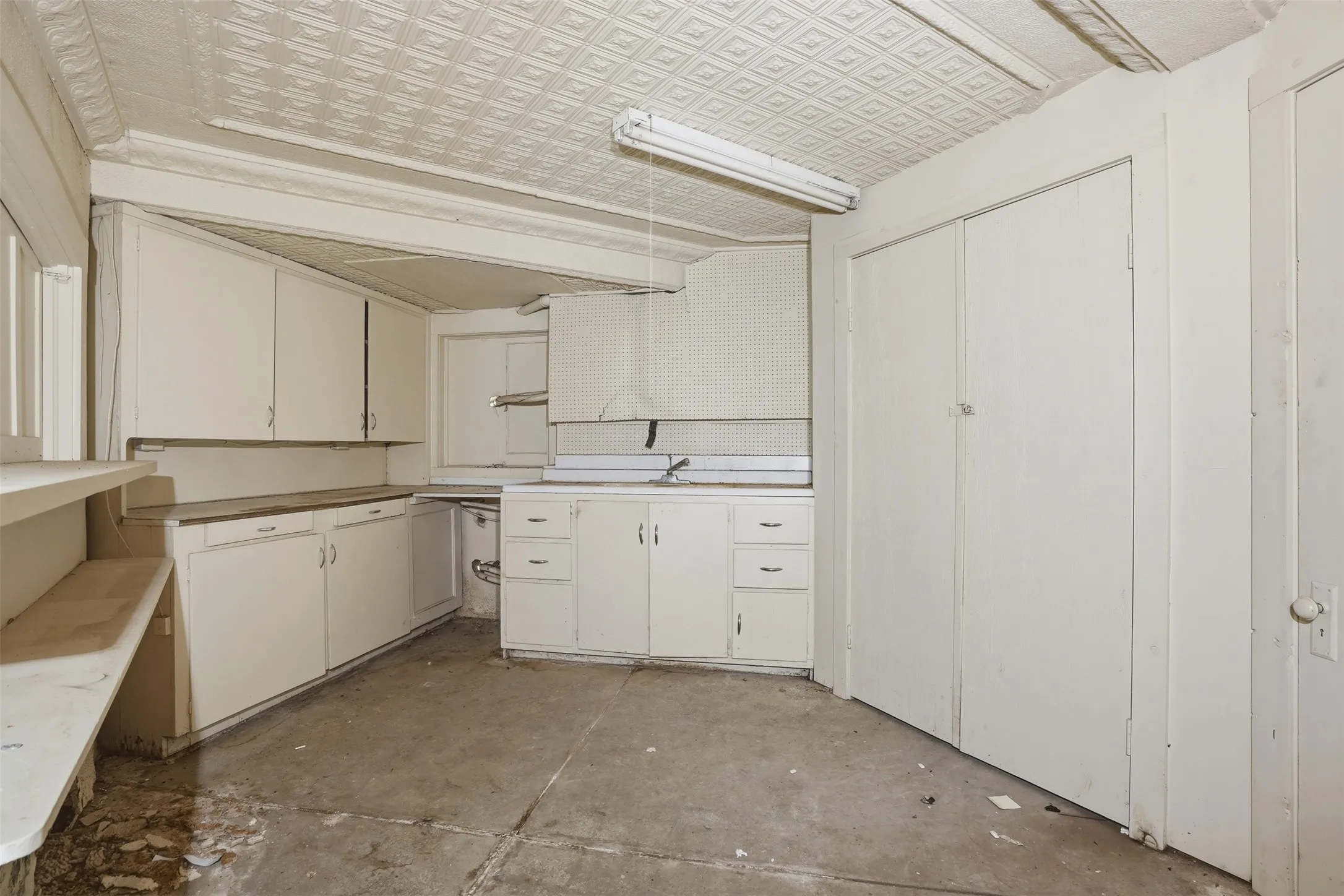 Kitchen in basement