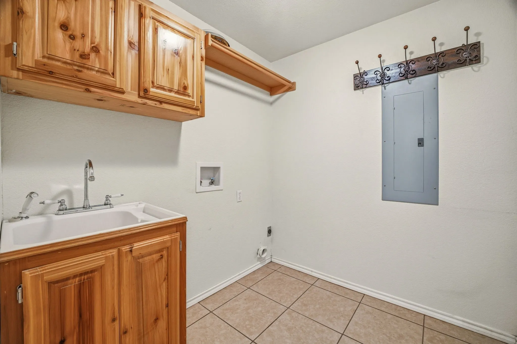 Single Family Residence For Sale in Palo Pinto County , 4259 S Lakeview Drive, Gordon, Texas 76453, 3 Bedroom, 3 Bathroom, 2 Garage spaces, 2,286 Sqft, built in 2007, mls#21199455, Real Estate Agent in Gordon, Homes For Sale in Palo Pinto county, Homes For Sale in Gordon, Realtor in Gordon Texas, Real Estate Brokerage Independent Realty Texas, Luminita Cordes Realtor