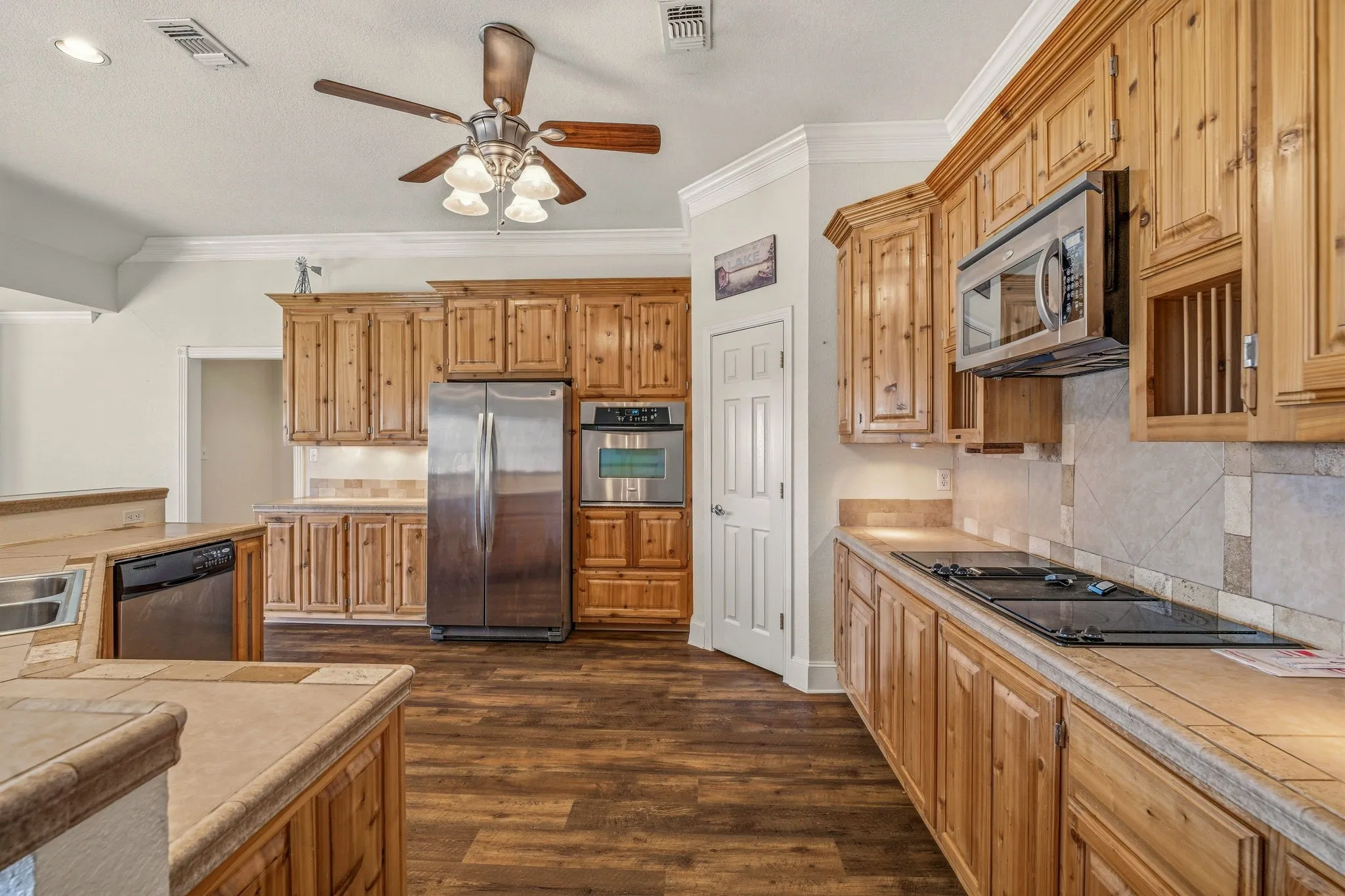 Single Family Residence For Sale in Palo Pinto County , 4259 S Lakeview Drive, Gordon, Texas 76453, 3 Bedroom, 3 Bathroom, 2 Garage spaces, 2,286 Sqft, built in 2007, mls#21199455, Real Estate Agent in Gordon, Homes For Sale in Palo Pinto county, Homes For Sale in Gordon, Realtor in Gordon Texas, Real Estate Brokerage Independent Realty Texas, Luminita Cordes Realtor