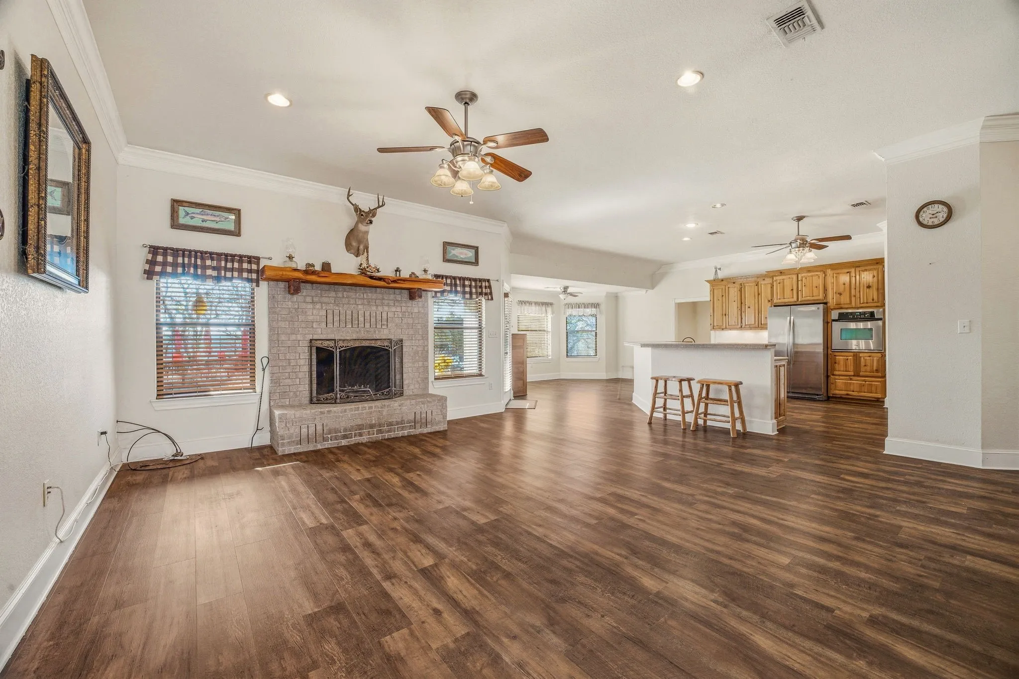 Single Family Residence For Sale in Palo Pinto County , 4259 S Lakeview Drive, Gordon, Texas 76453, 3 Bedroom, 3 Bathroom, 2 Garage spaces, 2,286 Sqft, built in 2007, mls#21199455, Real Estate Agent in Gordon, Homes For Sale in Palo Pinto county, Homes For Sale in Gordon, Realtor in Gordon Texas, Real Estate Brokerage Independent Realty Texas, Luminita Cordes Realtor
