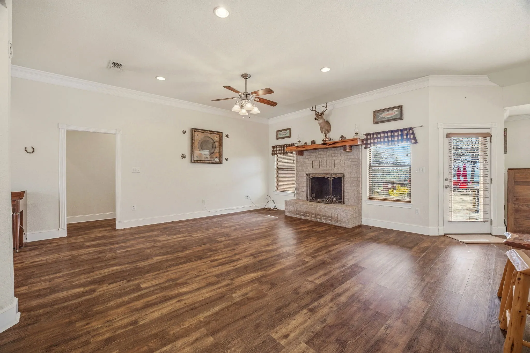 Single Family Residence For Sale in Palo Pinto County , 4259 S Lakeview Drive, Gordon, Texas 76453, 3 Bedroom, 3 Bathroom, 2 Garage spaces, 2,286 Sqft, built in 2007, mls#21199455, Real Estate Agent in Gordon, Homes For Sale in Palo Pinto county, Homes For Sale in Gordon, Realtor in Gordon Texas, Real Estate Brokerage Independent Realty Texas, Luminita Cordes Realtor