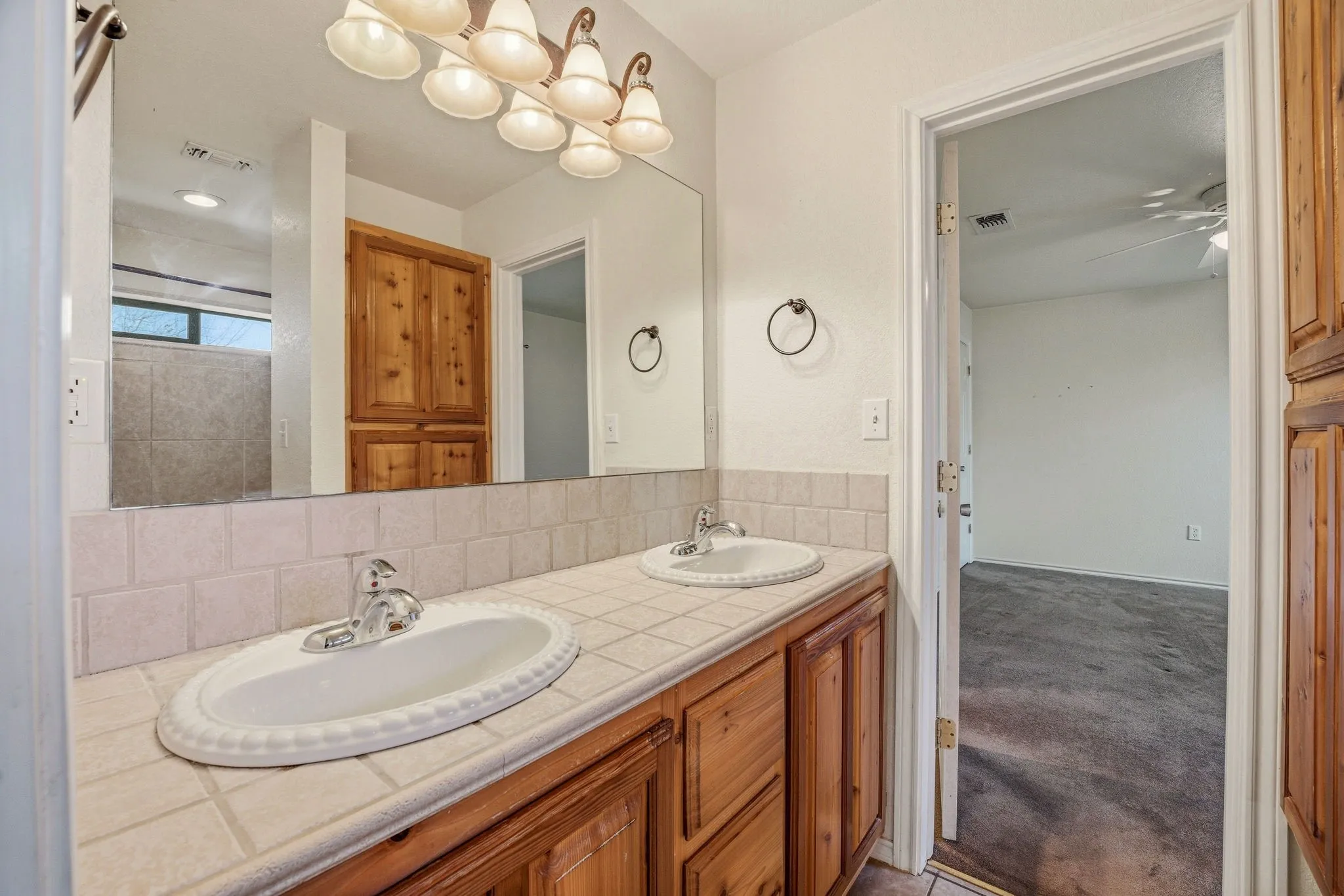 Single Family Residence For Sale in Palo Pinto County , 4259 S Lakeview Drive, Gordon, Texas 76453, 3 Bedroom, 3 Bathroom, 2 Garage spaces, 2,286 Sqft, built in 2007, mls#21199455, Real Estate Agent in Gordon, Homes For Sale in Palo Pinto county, Homes For Sale in Gordon, Realtor in Gordon Texas, Real Estate Brokerage Independent Realty Texas, Luminita Cordes Realtor