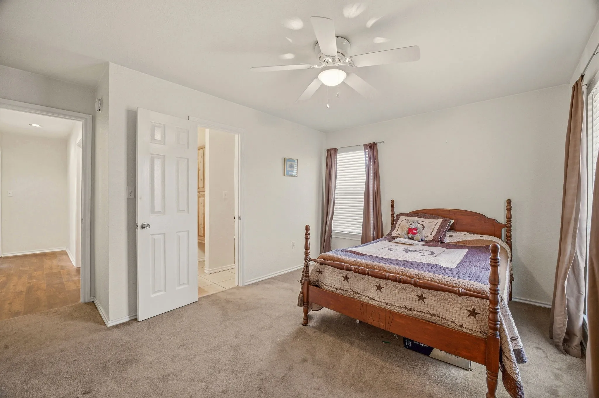 Single Family Residence For Sale in Palo Pinto County , 4259 S Lakeview Drive, Gordon, Texas 76453, 3 Bedroom, 3 Bathroom, 2 Garage spaces, 2,286 Sqft, built in 2007, mls#21199455, Real Estate Agent in Gordon, Homes For Sale in Palo Pinto county, Homes For Sale in Gordon, Realtor in Gordon Texas, Real Estate Brokerage Independent Realty Texas, Luminita Cordes Realtor