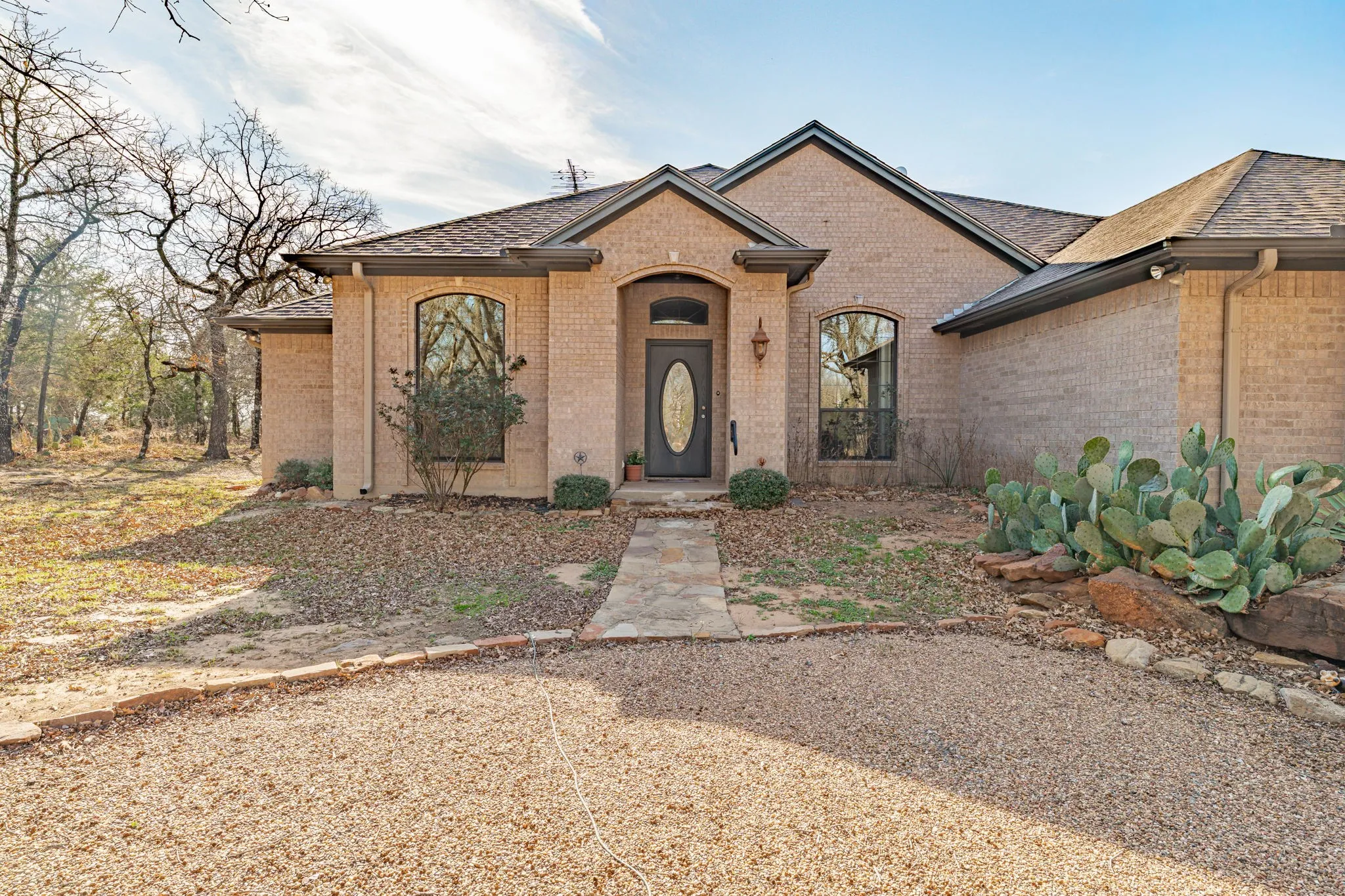 Single Family Residence For Sale in Palo Pinto County , 4259 S Lakeview Drive, Gordon, Texas 76453, 3 Bedroom, 3 Bathroom, 2 Garage spaces, 2,286 Sqft, built in 2007, mls#21199455, Real Estate Agent in Gordon, Homes For Sale in Palo Pinto county, Homes For Sale in Gordon, Realtor in Gordon Texas, Real Estate Brokerage Independent Realty Texas, Luminita Cordes Realtor