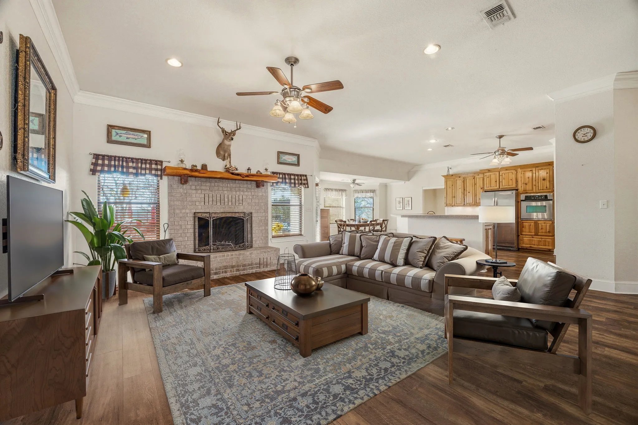 Single Family Residence For Sale in Palo Pinto County , 4259 S Lakeview Drive, Gordon, Texas 76453, 3 Bedroom, 3 Bathroom, 2 Garage spaces, 2,286 Sqft, built in 2007, mls#21199455, Real Estate Agent in Gordon, Homes For Sale in Palo Pinto county, Homes For Sale in Gordon, Realtor in Gordon Texas, Real Estate Brokerage Independent Realty Texas, Luminita Cordes Realtor